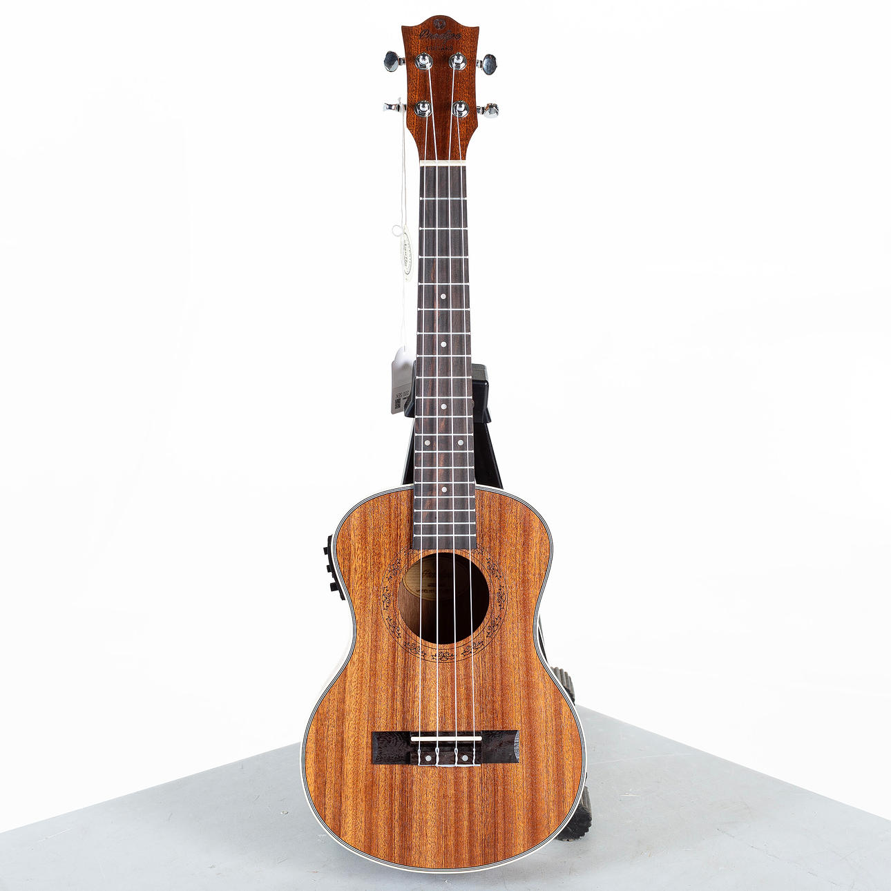 UKELELE, med mikrofon & stämdosa, Tenor.