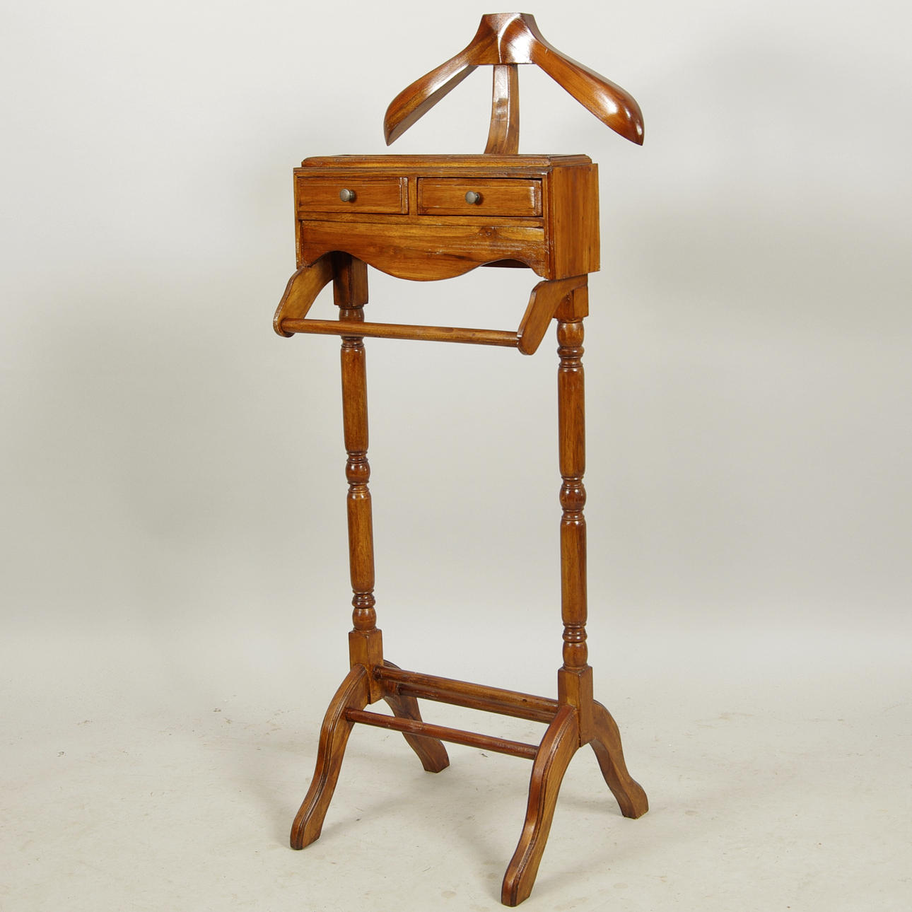 HERRBETJÄNT, mahognybetsad, samtida.