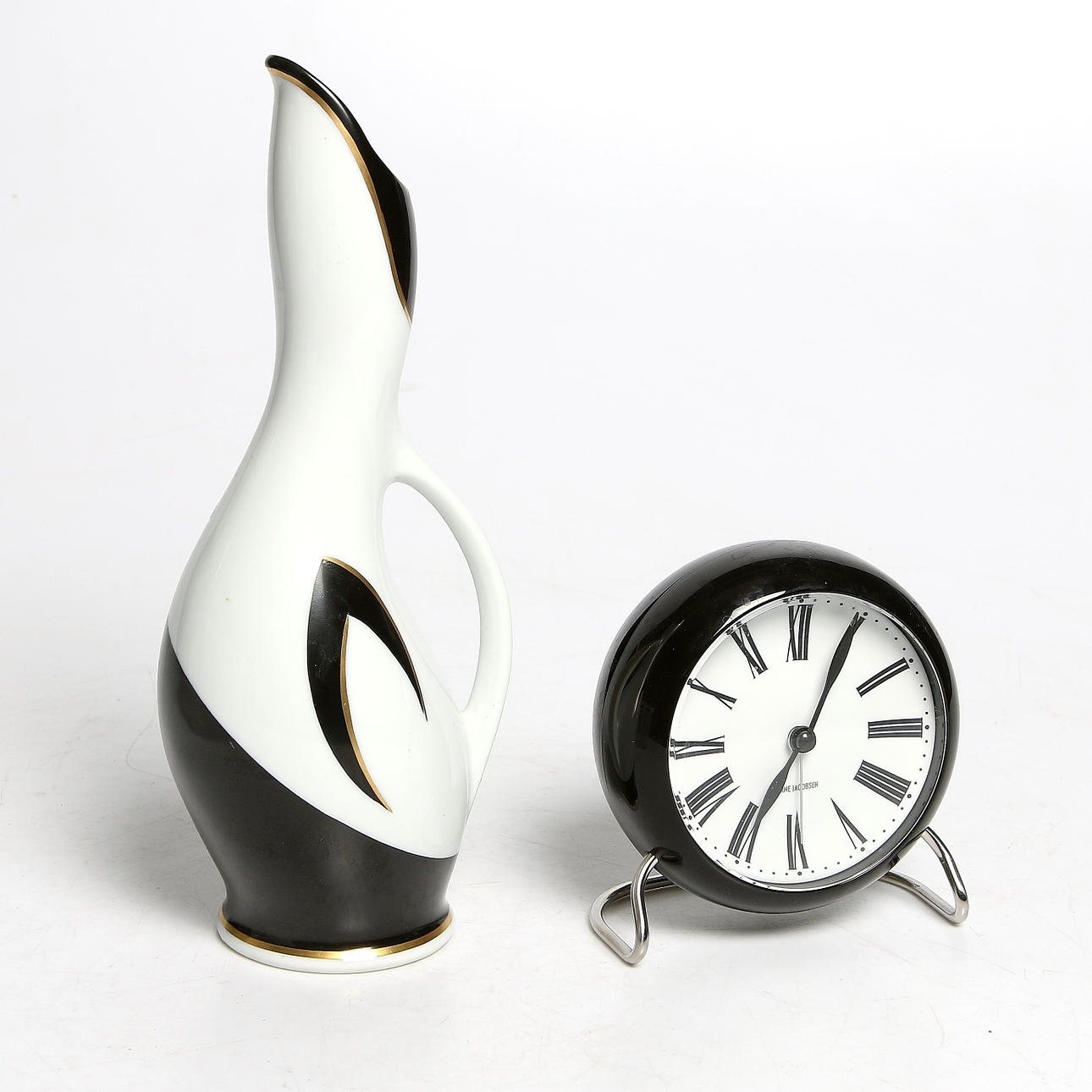 KLOCKA och VAS, 2 delar, plast samt porslin, Arne Jacobsen och Hackefors. 1900-tal.