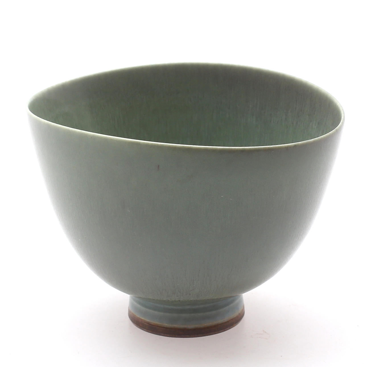 BERNDT FRIBERG. Skål, stengods, Gustavsberg Studio, årsbokstav E (1963), signerad med studiohand.