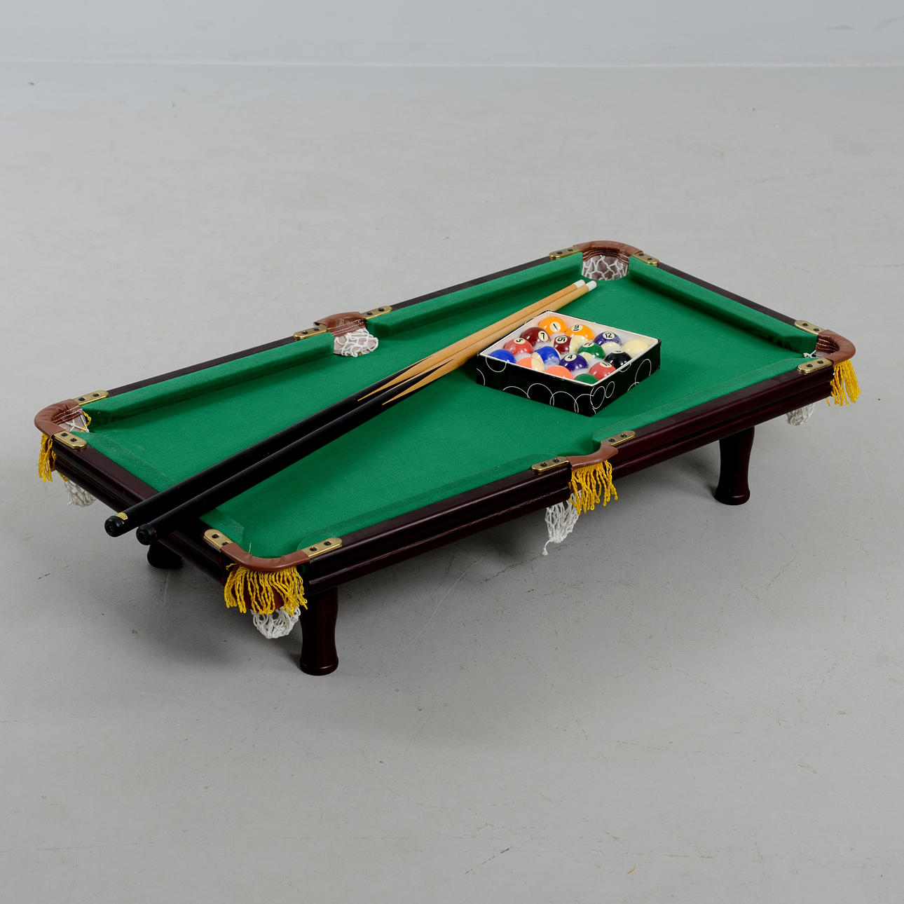 BILLARDTISCH, für Kinder.