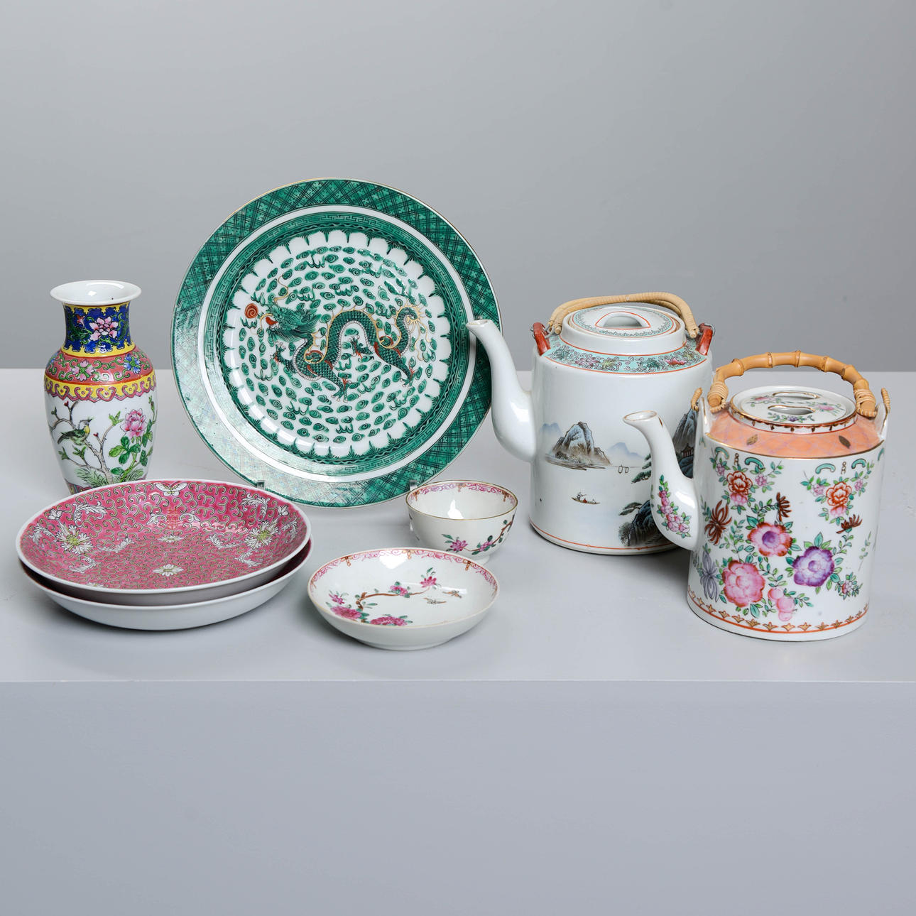 PORCELAIN, 8 pieces, China.