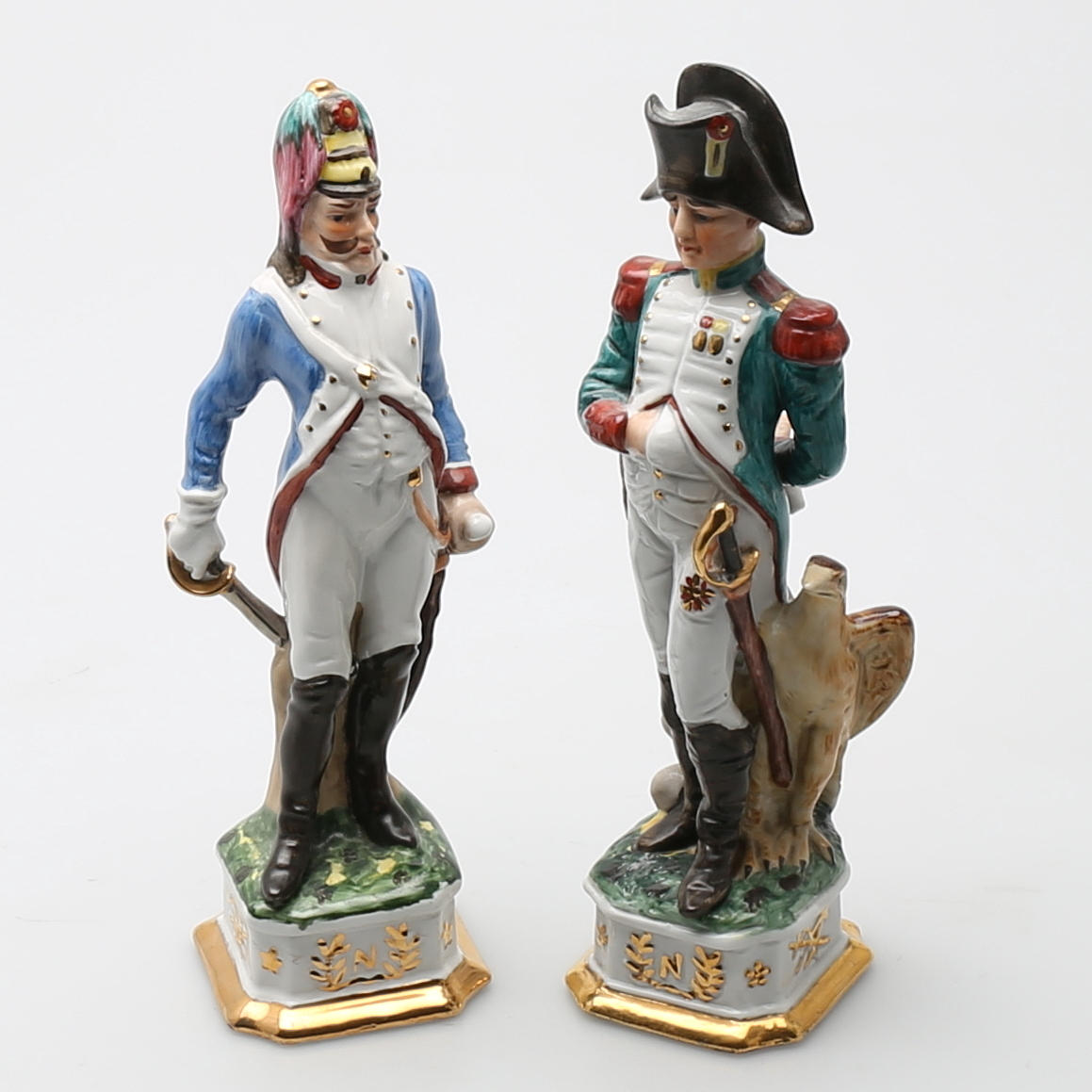 FIGURINER, två st, porslin 1900-talets andra hälft.