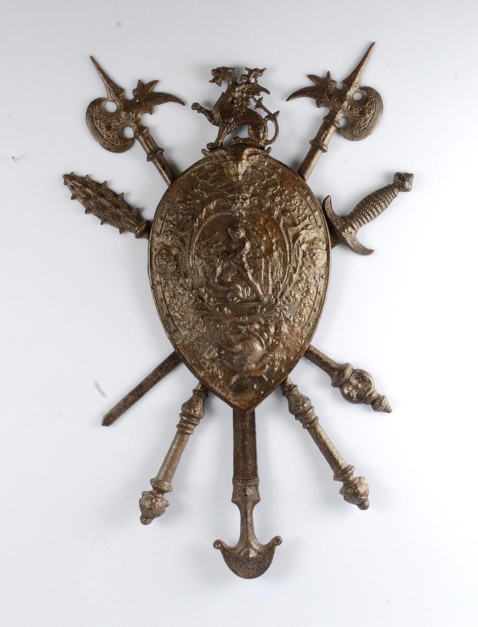 VÄGGSKÖLD, metall, modern tillverkning.