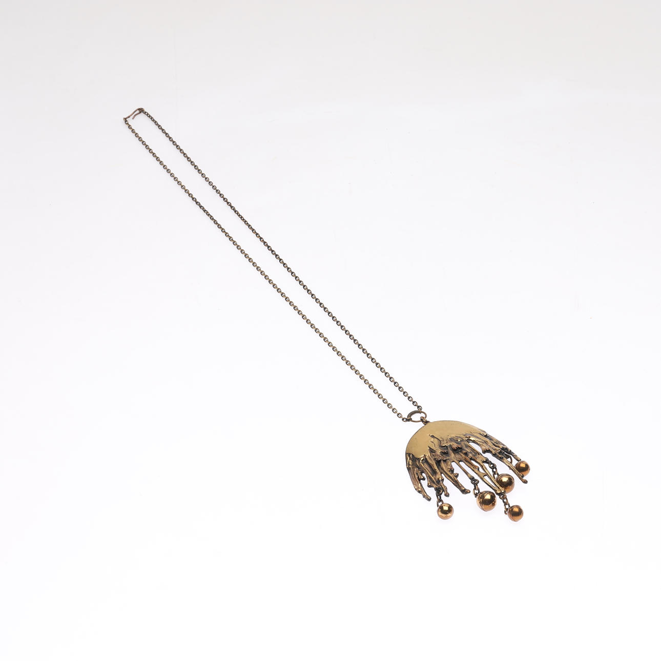 PENTTI SARPANEVA. Pronssinen kaulakoru, Suomi.