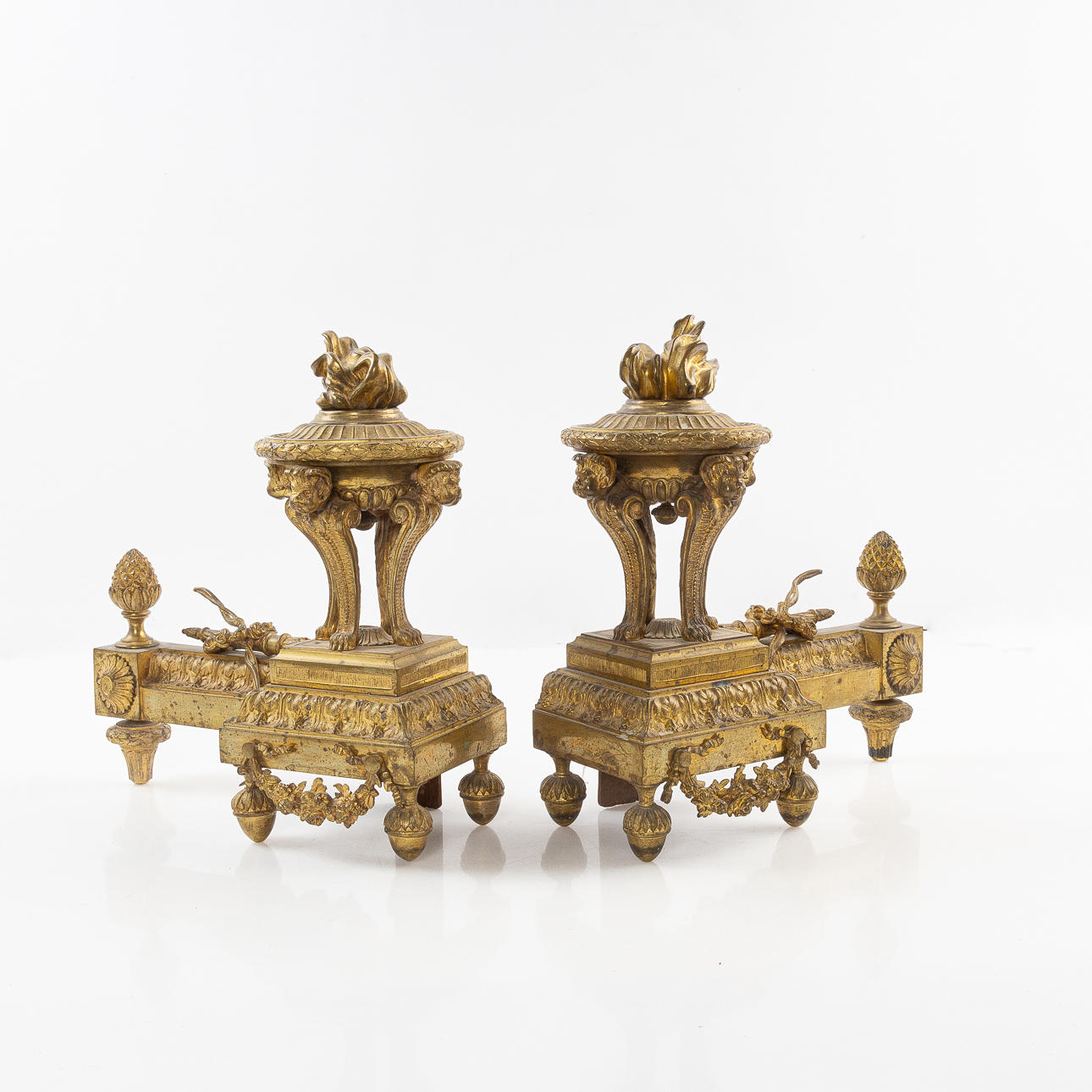 ELDHUNDAR, 2 stycken, gustaviansk stil, 18/1900-tal.