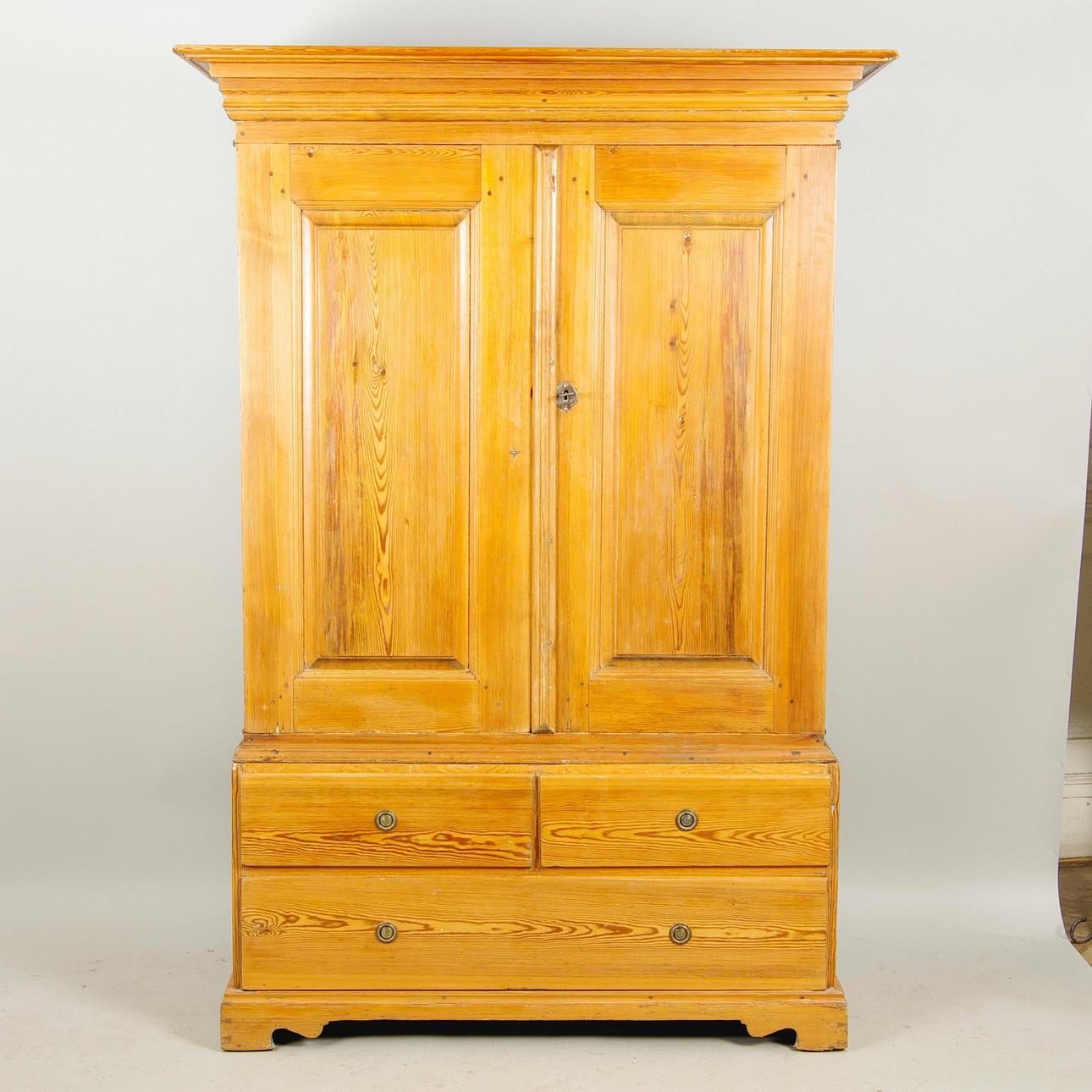 SKÅP, fur, 1800-tal.