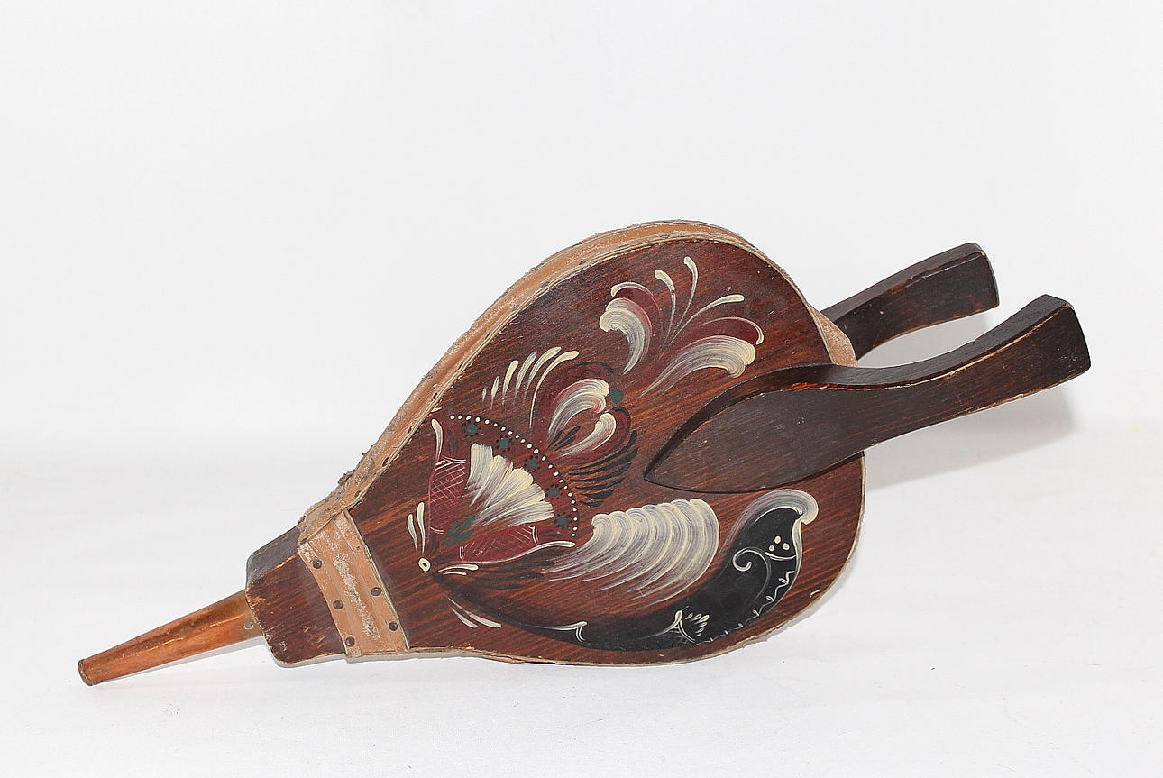 BLÅSBÄLG, trä skinn, Kurbitsmålning, 1800/1900-tal.