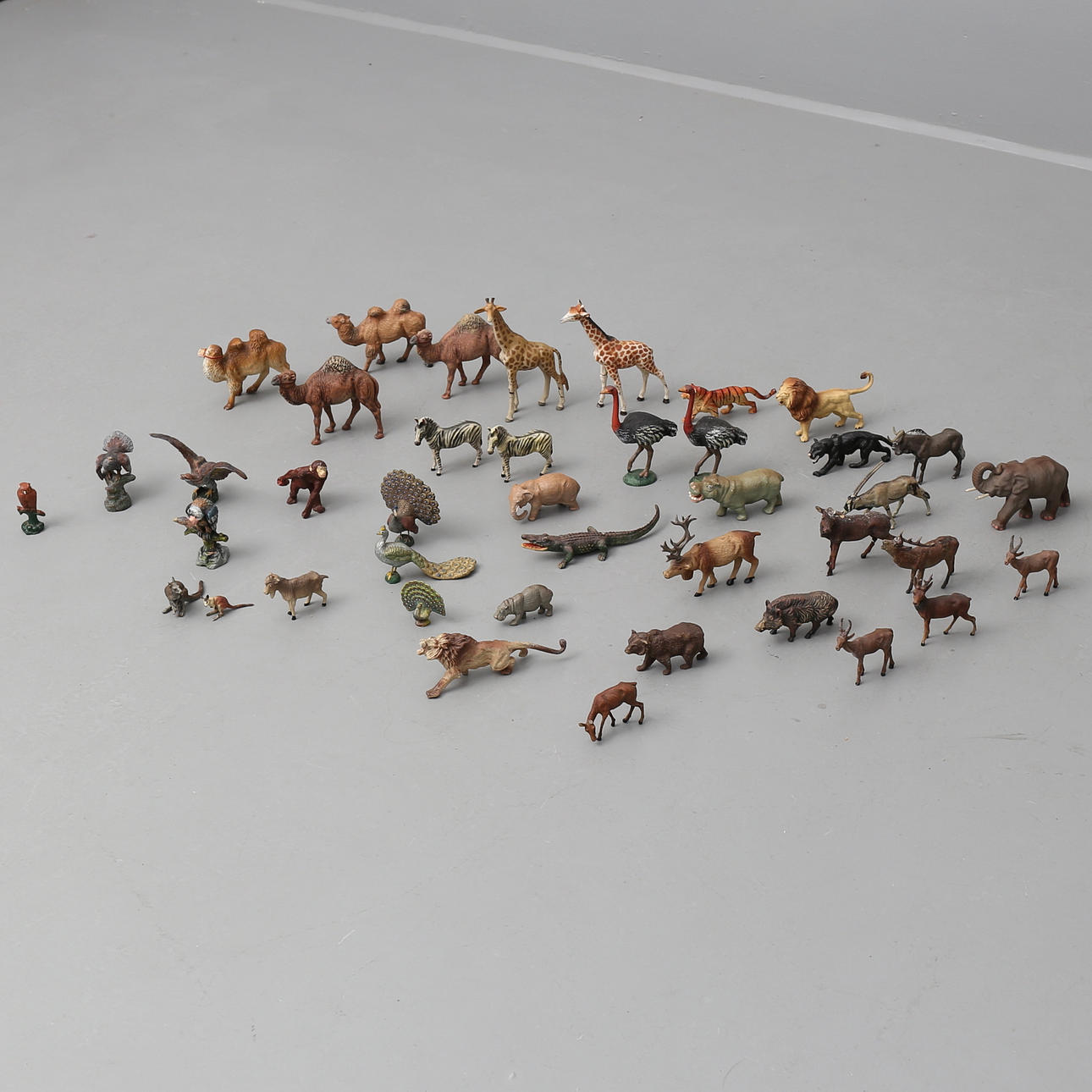 ELASTOLIN, mfl tillverkare, exotiska djur 41 delar.