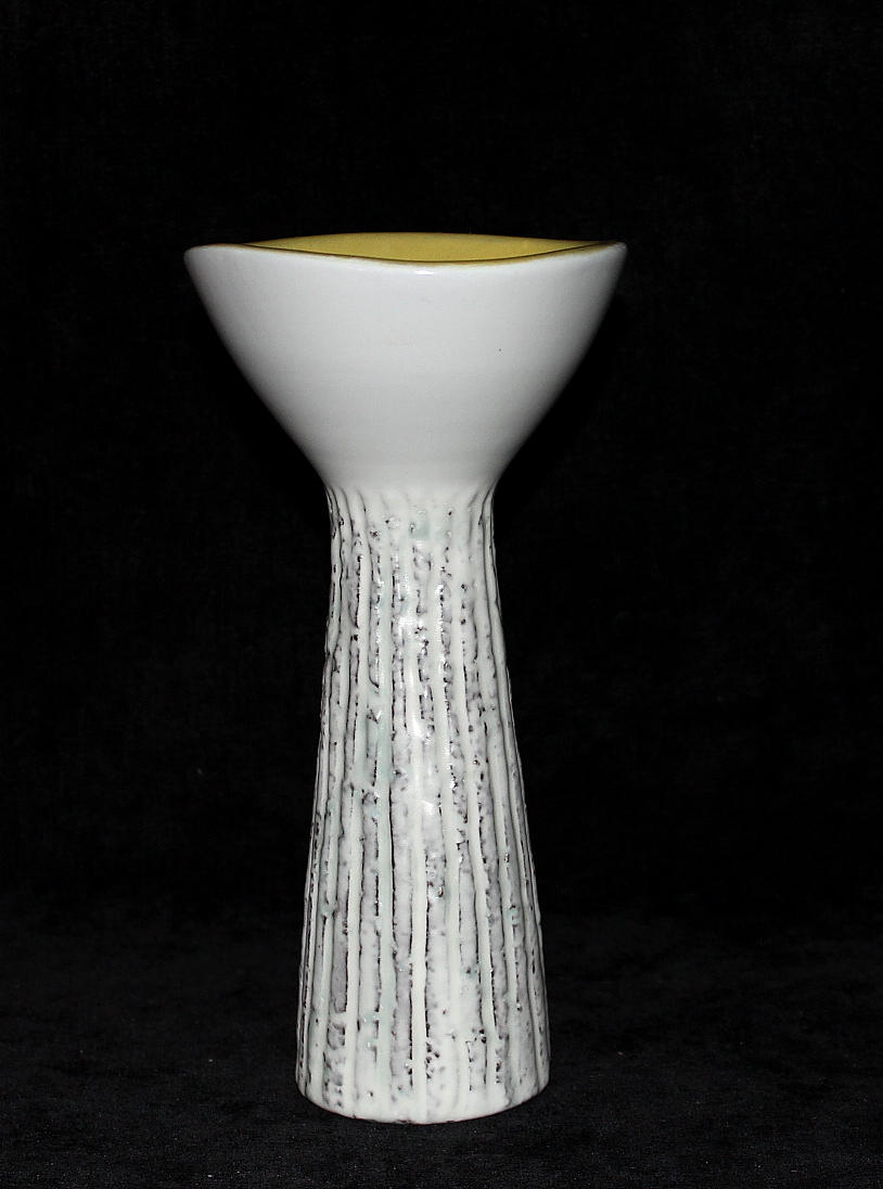 MARI SIMMULSON. VAS, keramik, Upsala/Ekeby.