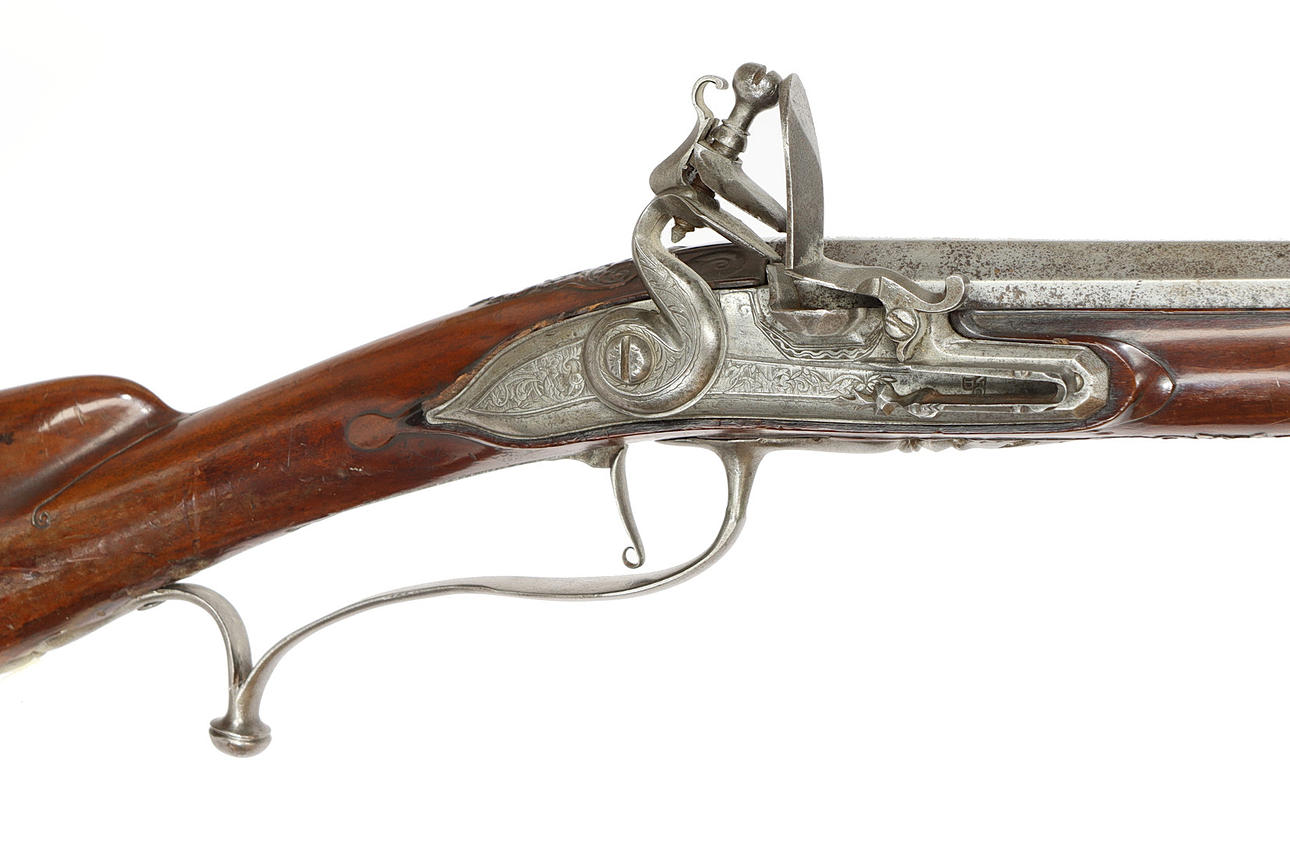 FLINTLOCK RIFLE. Weapons & Militaria - Guns & Rifles - Auctionet