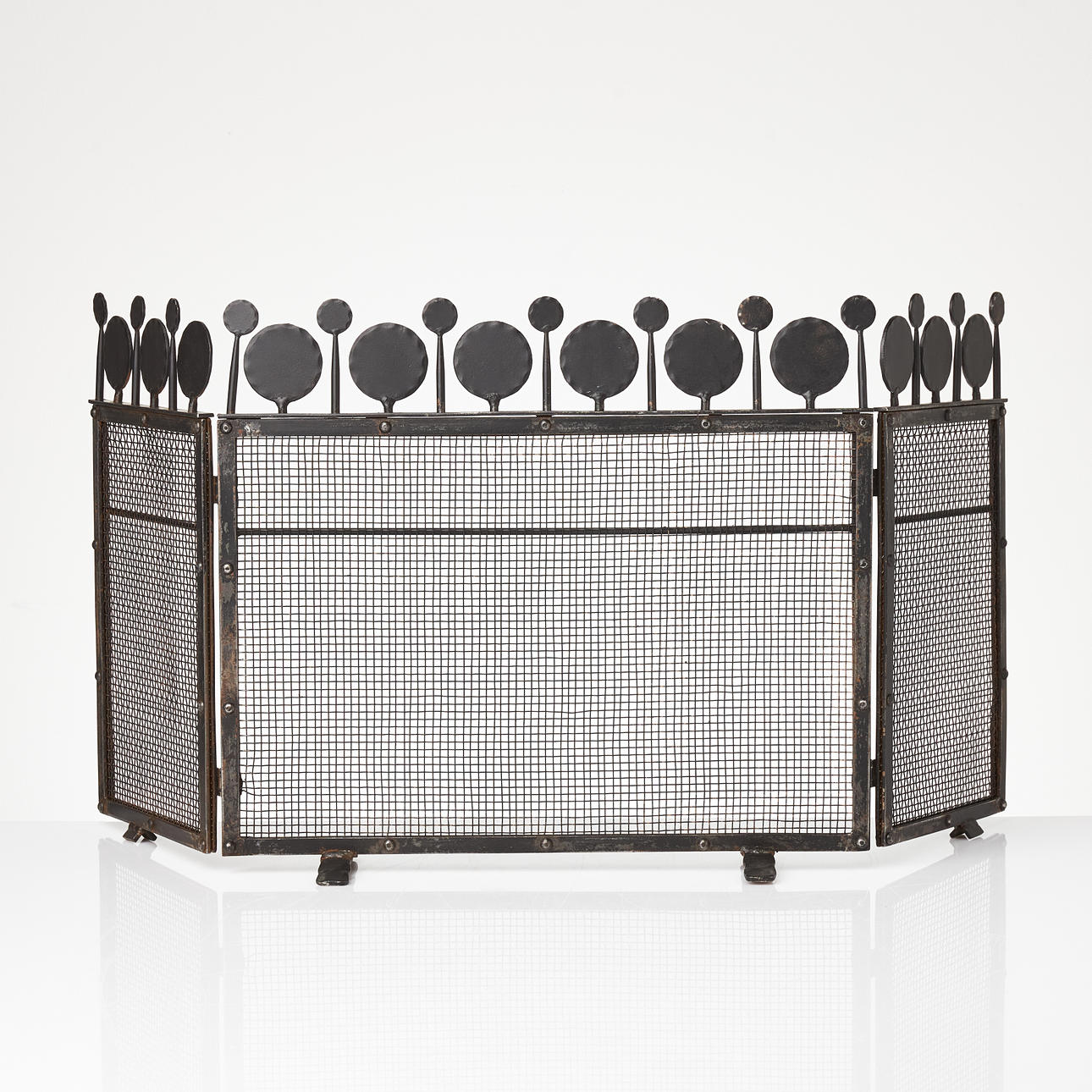 BERTIL VALLIEN. Brasskärm, Boda smide, svartlackerad.