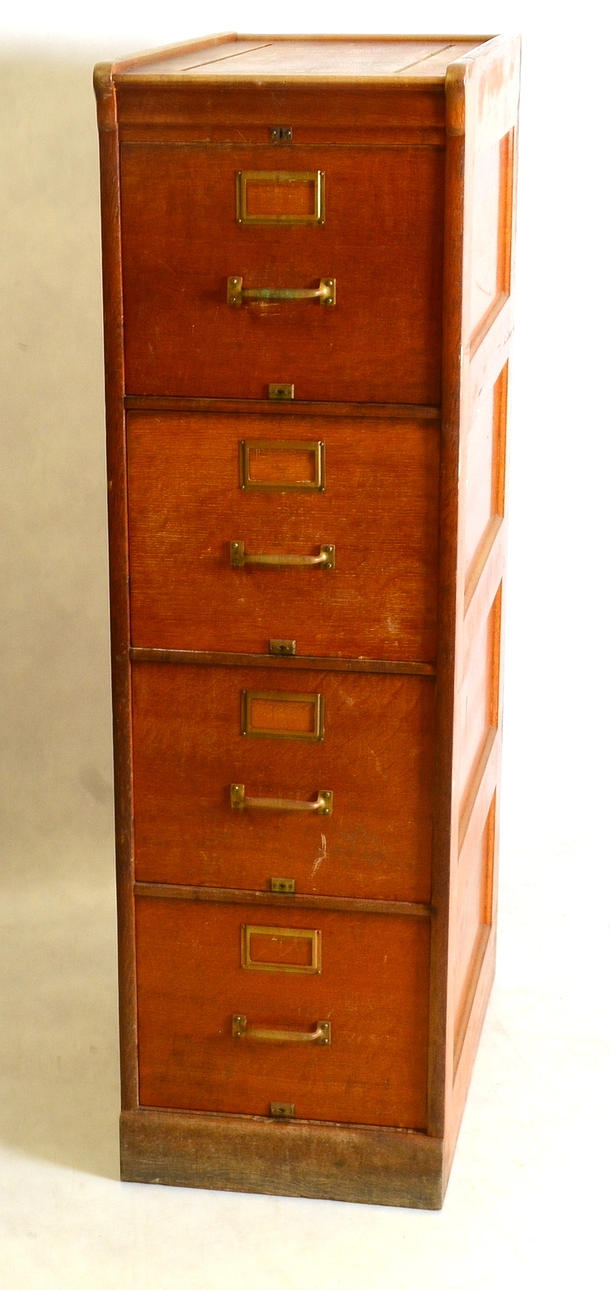 ARKIVSKÅP, ek, 1900-talets mitt.