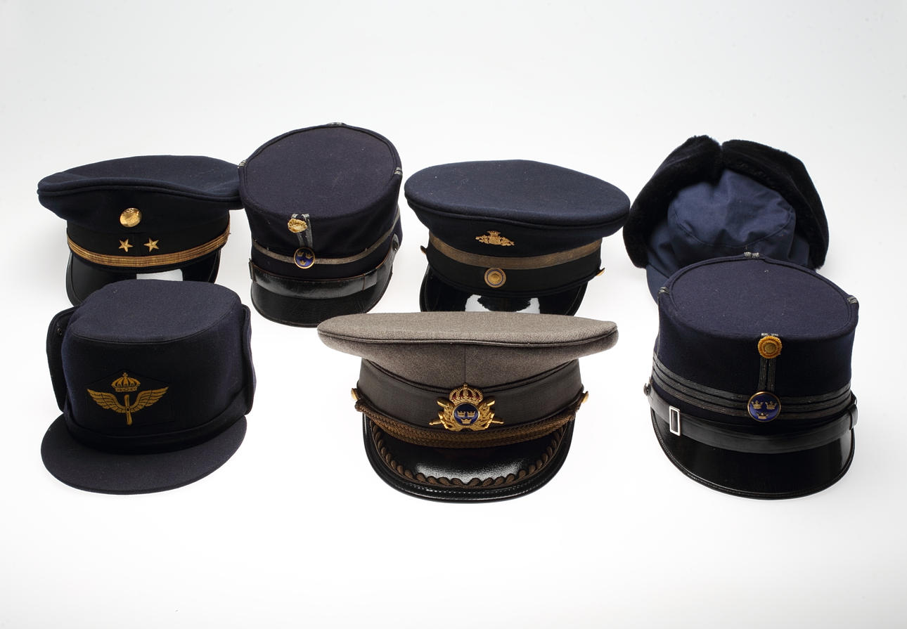 UNIFORMSMÖSSOR M M, 7 st, 1900-tal.