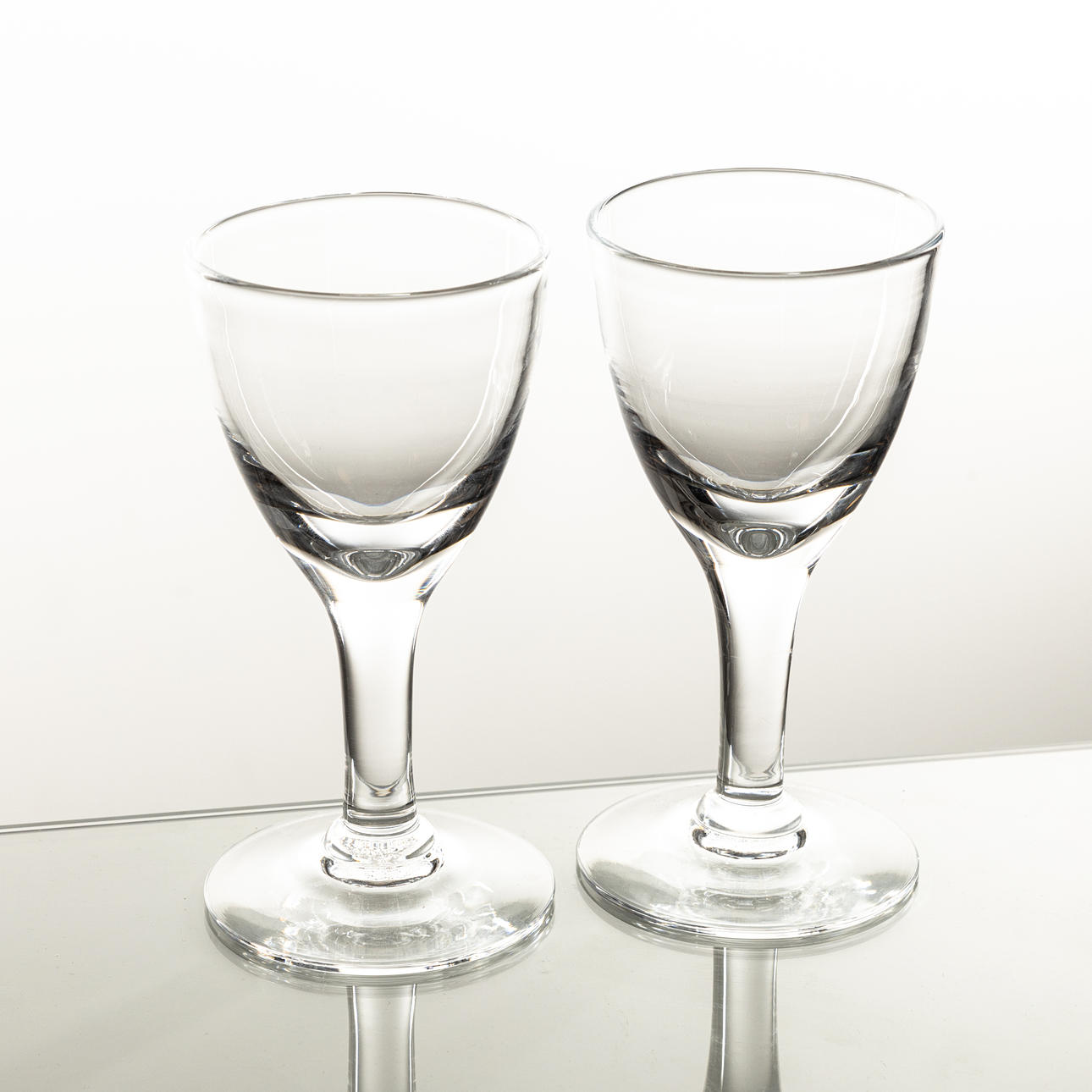 INGEGERD RÅMAN. 12 wine glasses, “Bellman”, signed, Skruf. Glass
