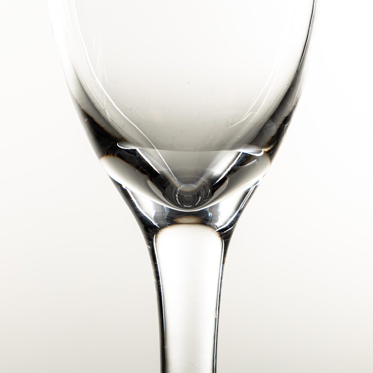 INGEGERD RÅMAN. 12 wine glasses, “Bellman”, signed, Skruf. Glass