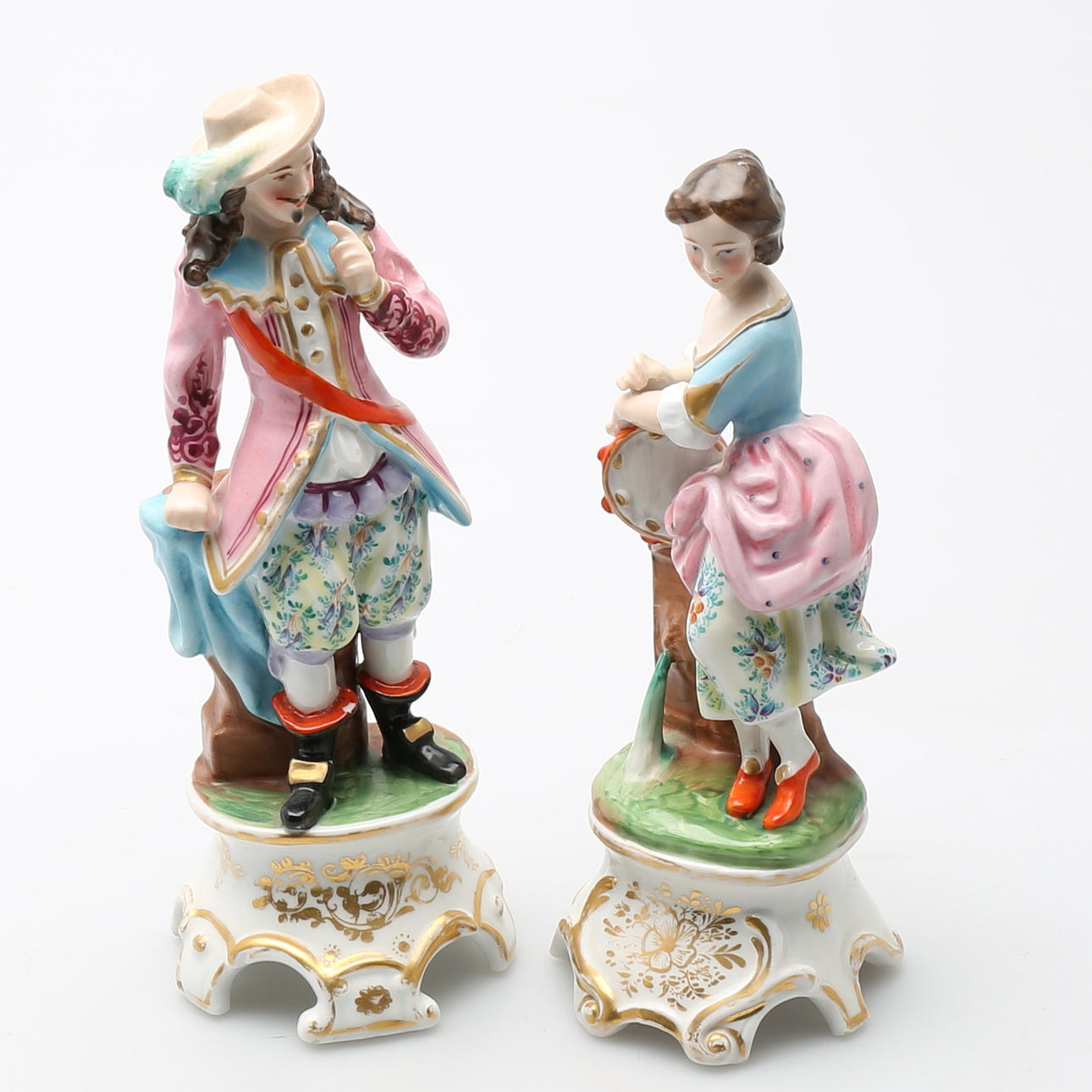 FIGURINER, ett par, porslin. Omärkta. 1800-tal.