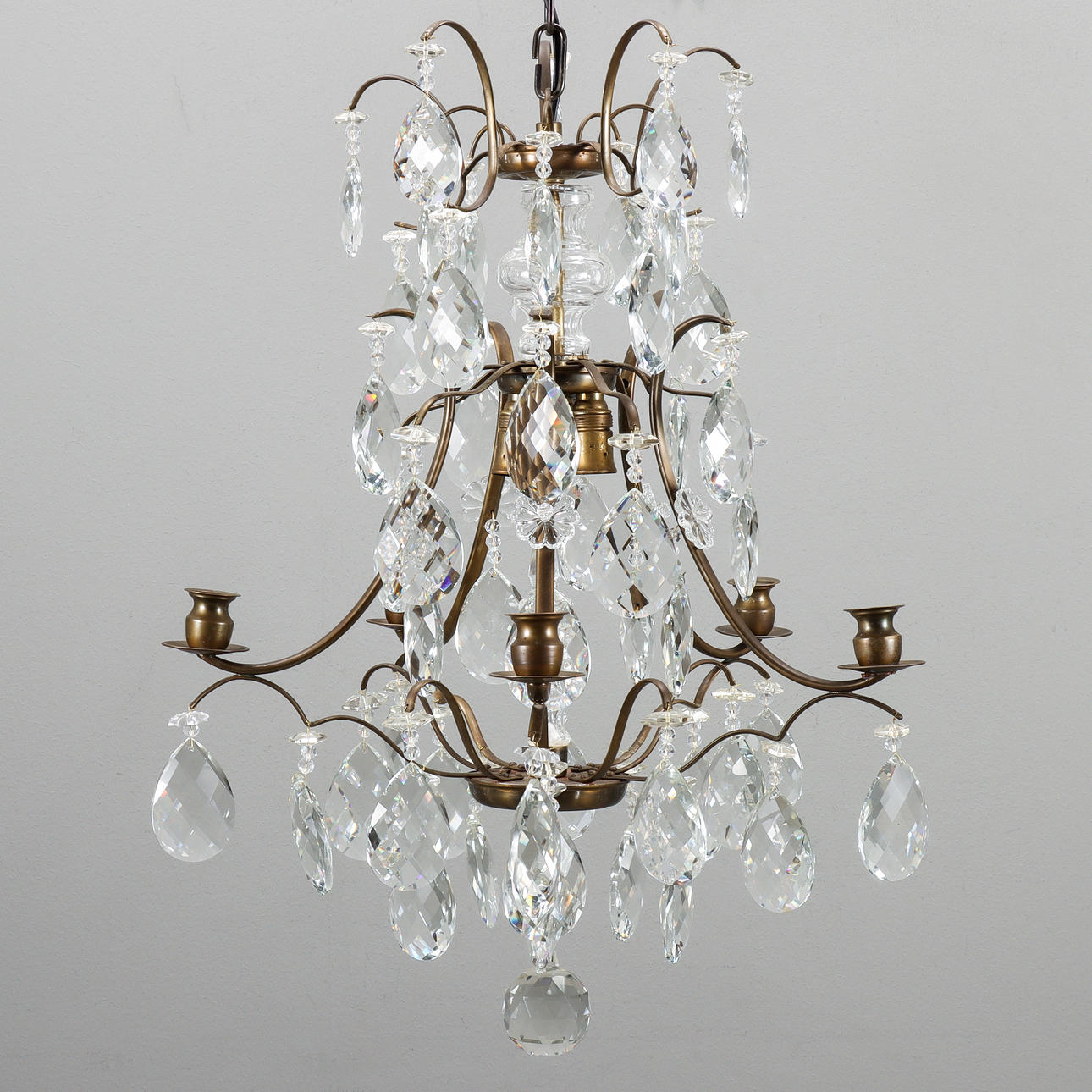 LÁMPARA DE TECHO de estilo rococó.