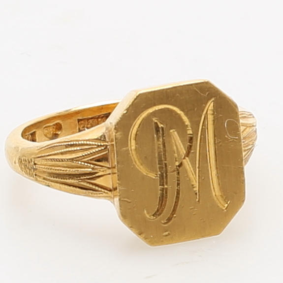 KLACKRING, 23 k, gulguld, vikt: 8,6 gram.