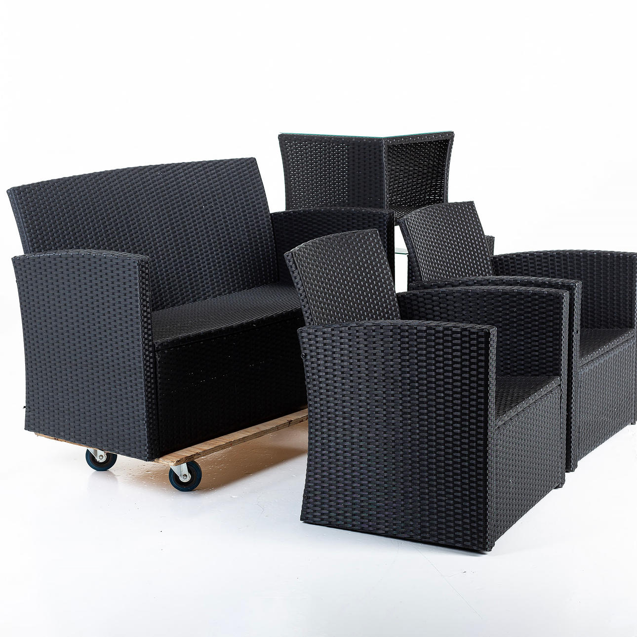 GARDEN GROUP, 5 pieces, plastic rattan.