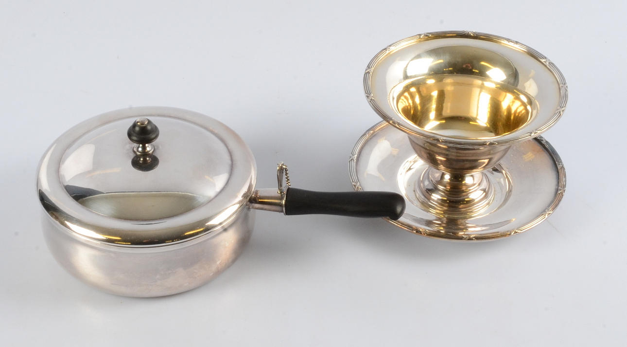 C.G. RÅSTRÖM. KASTRULL samt SÅSSKÅL.