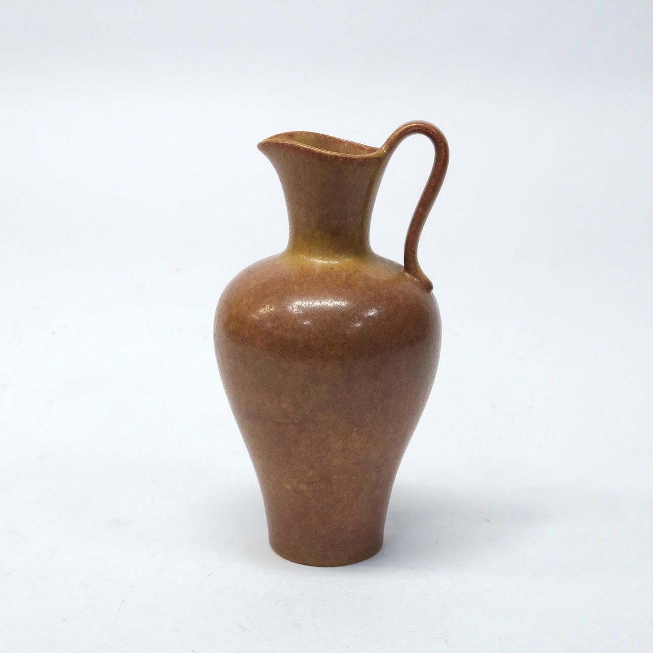 GUNNAR NYLUND. JUG, PIPING.