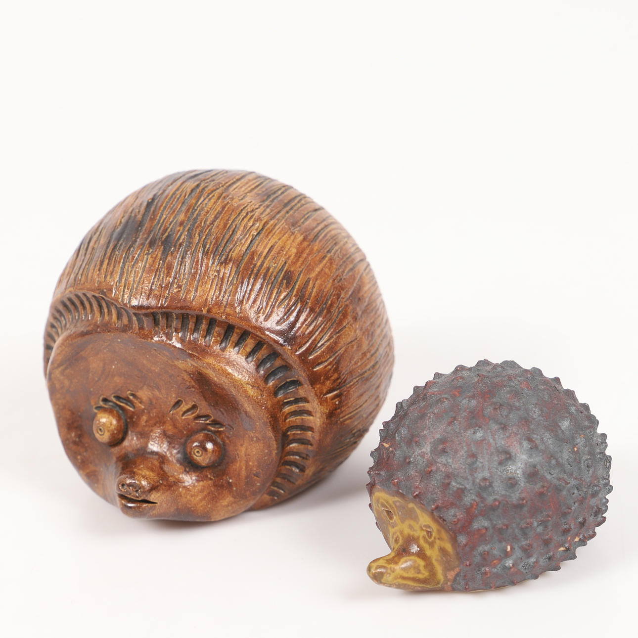 FIGURINES, 2 pieces, hedgehogs, fol. a. Rolf Palm, Mölle.