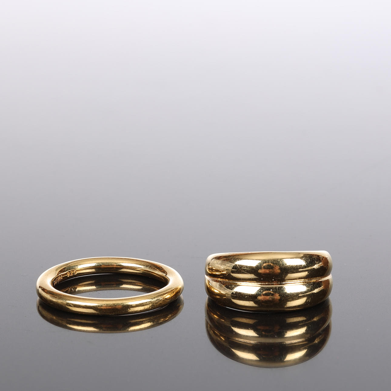 RINGAR, 2 st, Förgyllt silver, Safira.