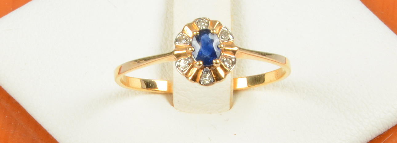 DIAMANTRING MED SAFIR, 18K.