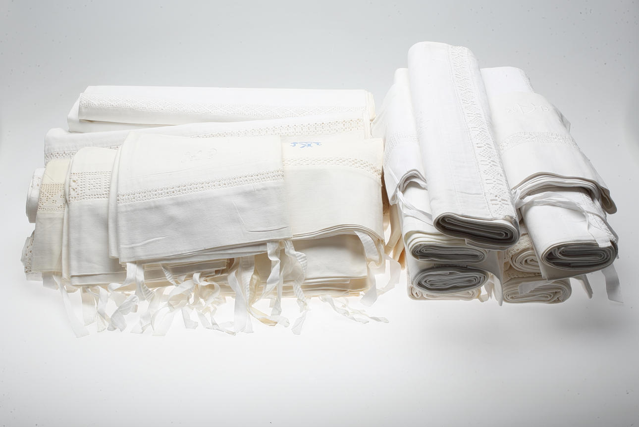 SÄNGLINNE, 38 delar, 1900-tal.