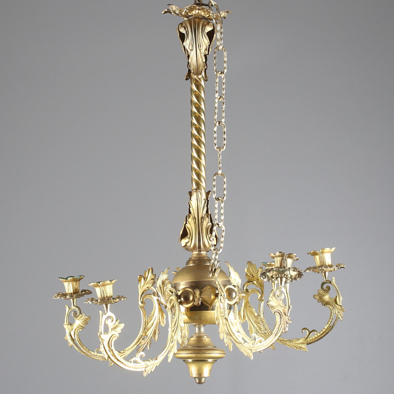 TAKKRONA, 6 armad, gulmetall/mässing stomme, 1900-tal.