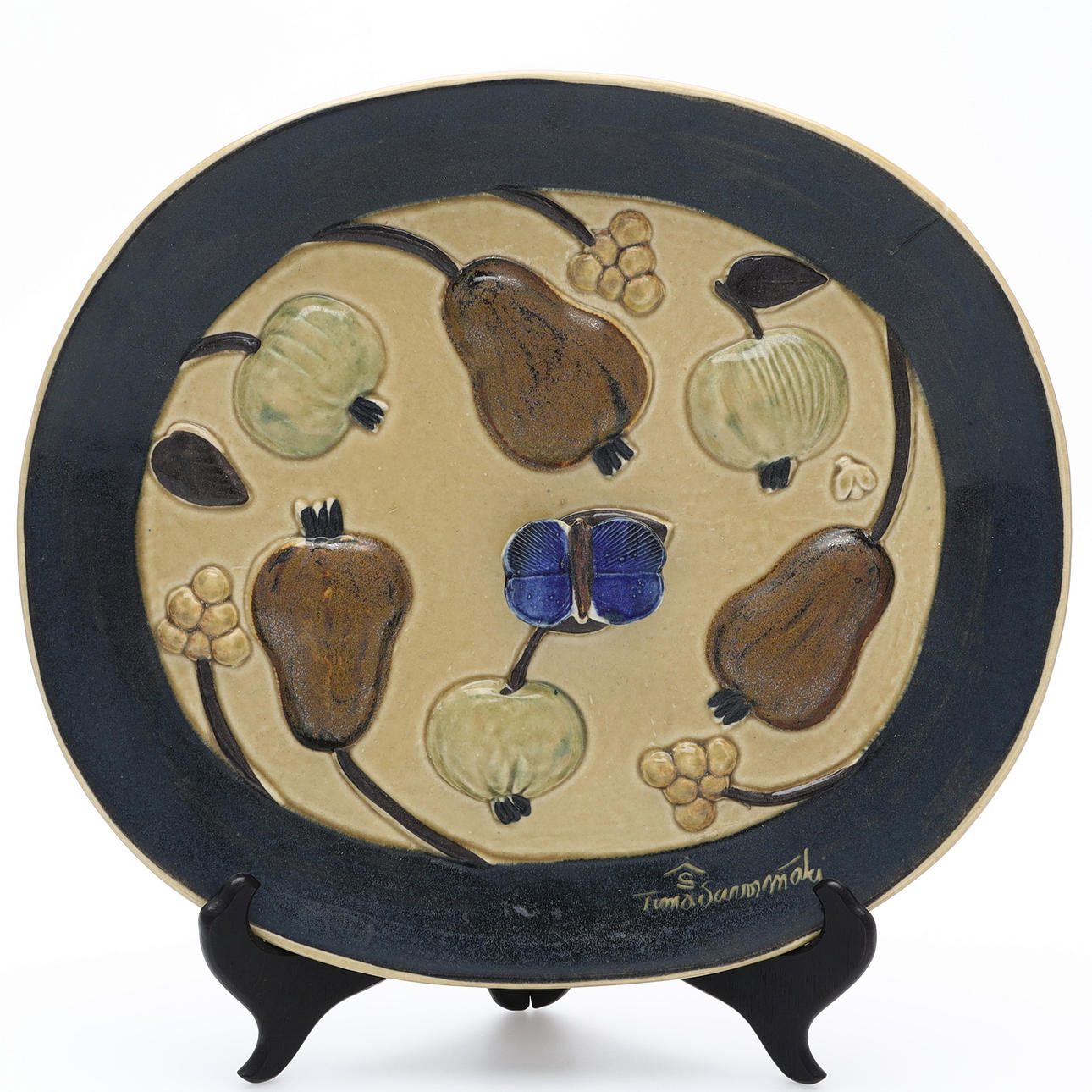 TIMO  SARVIMÄKI. Relieve mural, gres, firmado.