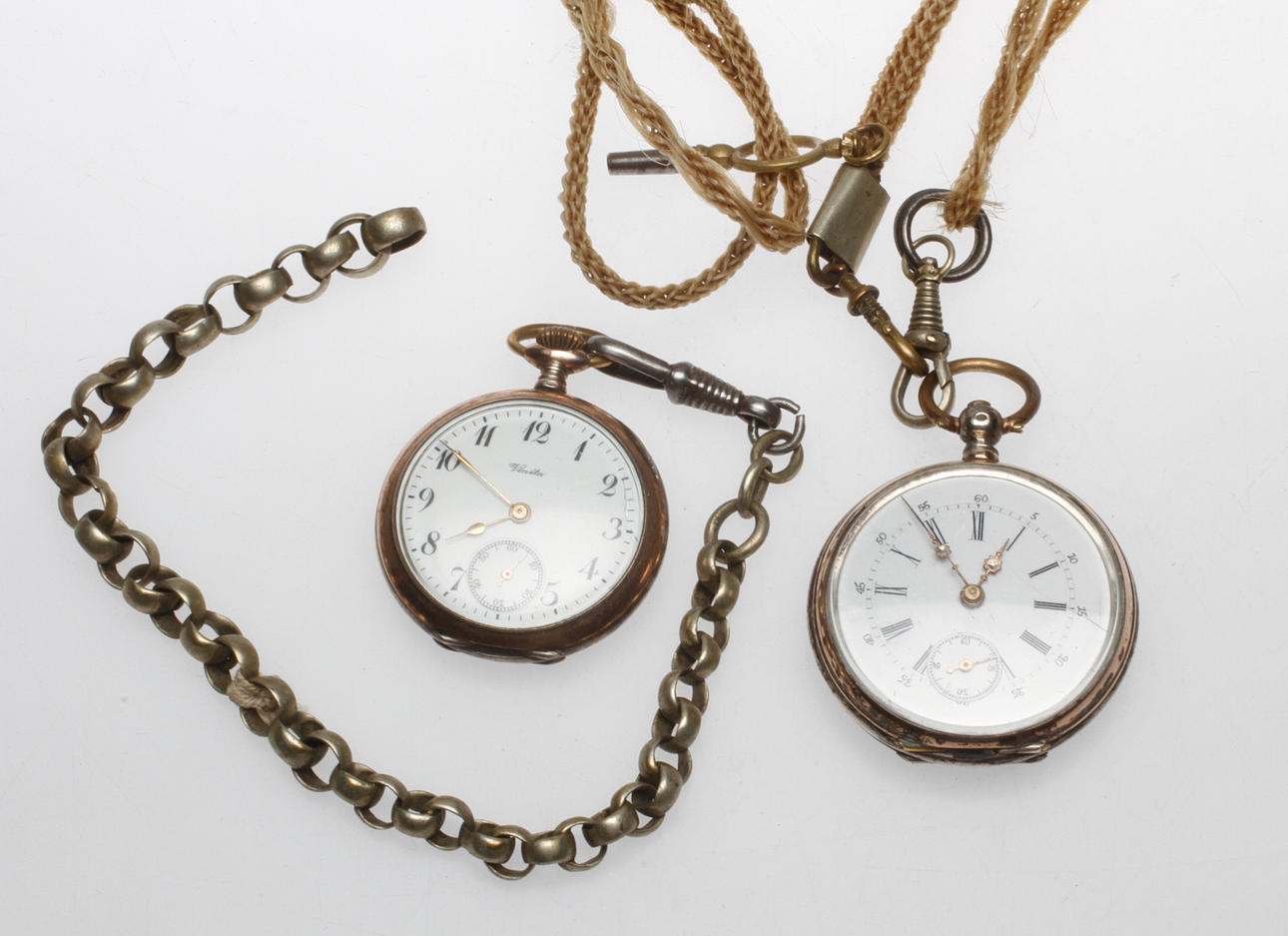 FICKUR, 2 st, silver samt KEDJOR, 2 st, 1900-talets första hälft.