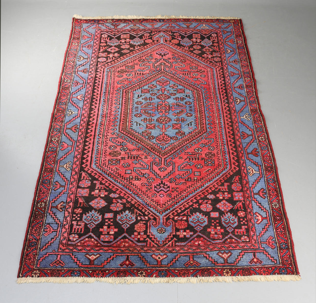 MATTA, 145 x 216 cm, Iran.