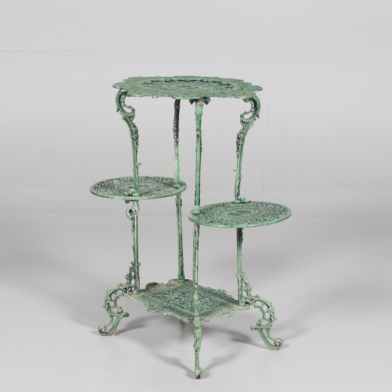PEDESTAL, hierro fundido.