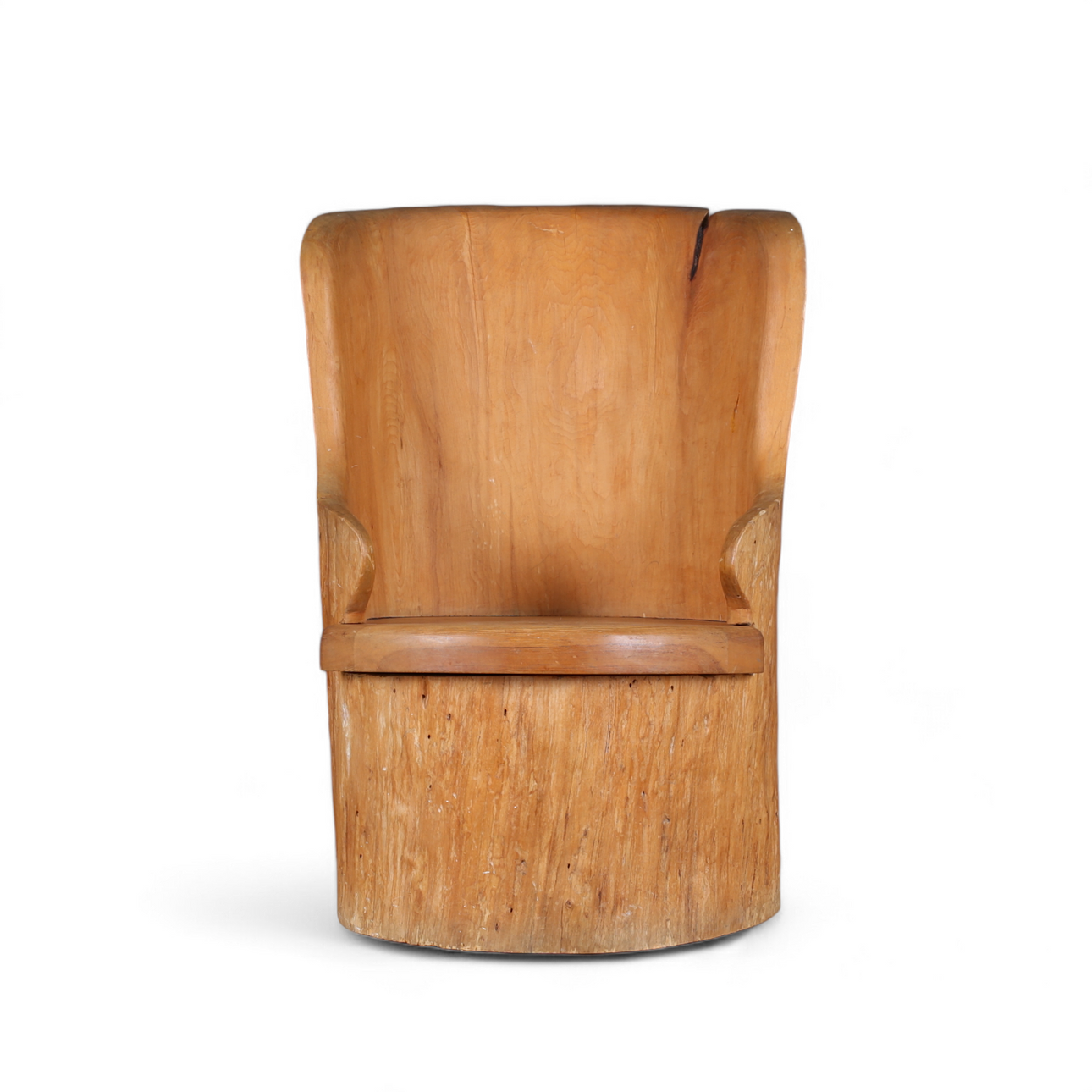 A pine log chair, 20th century.