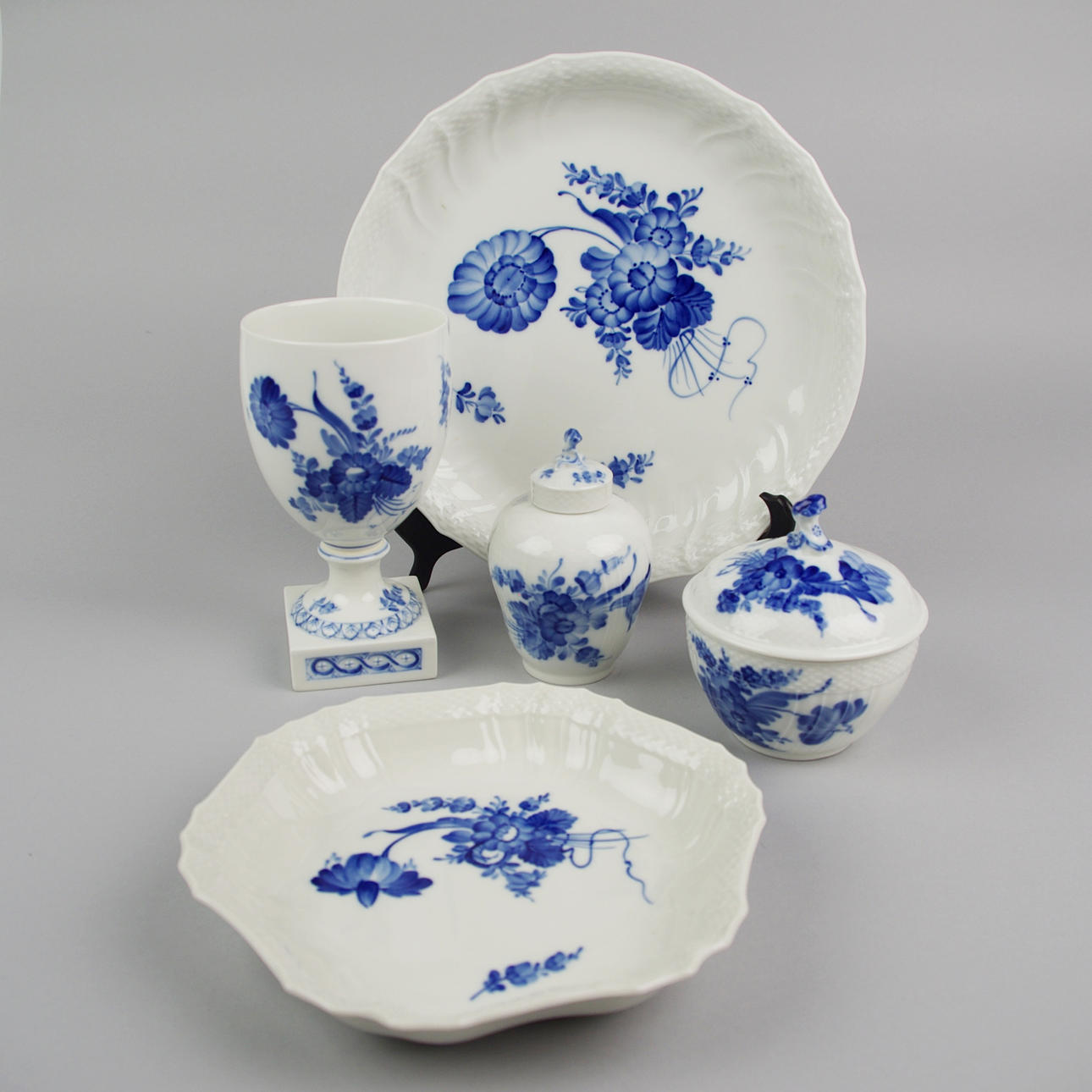 FAT, POKAL, LOCKSKÅLAR, "Blå blomster", Royal Copenhagen.