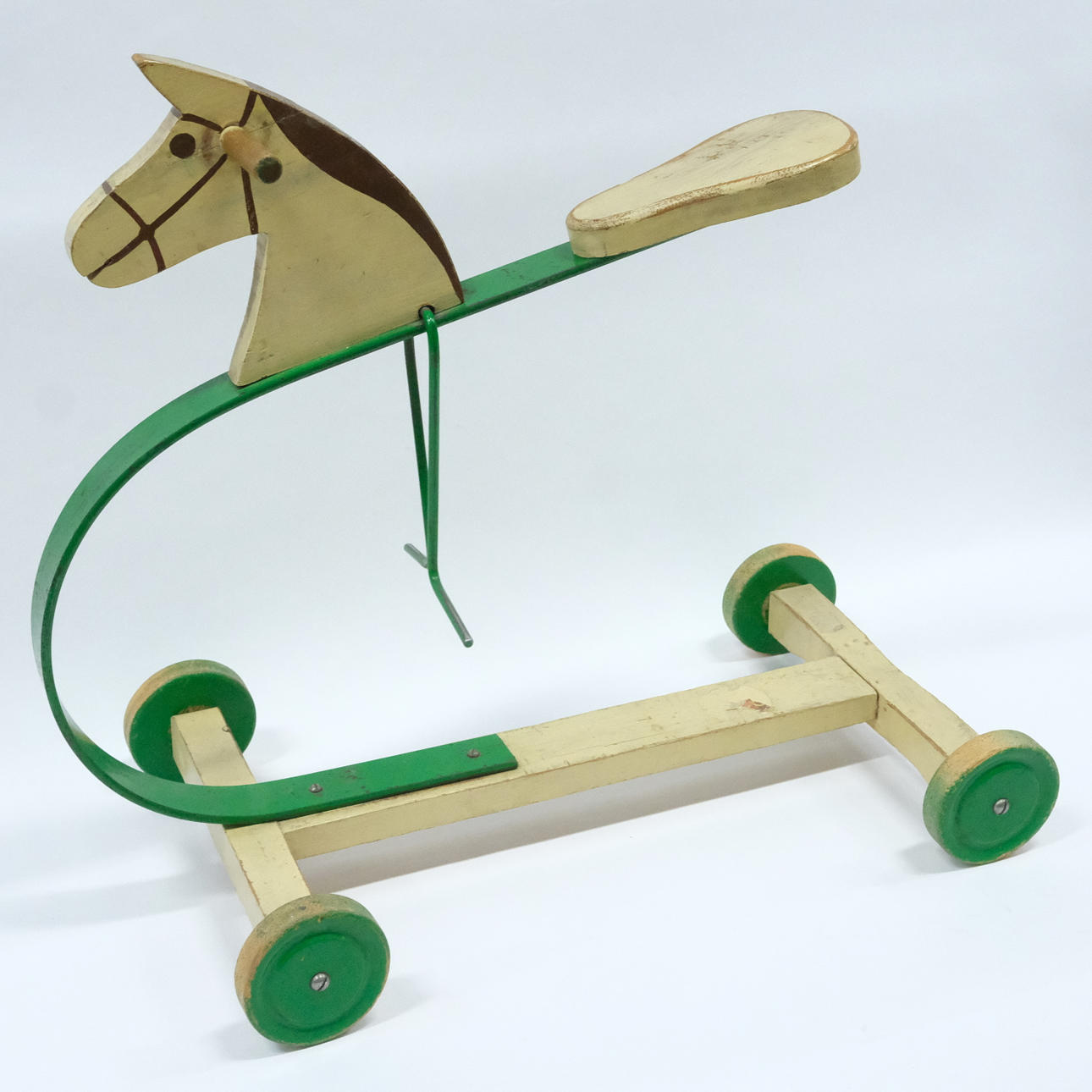 GYNGEHEST PÅ HJUL, 1950'ERNE.