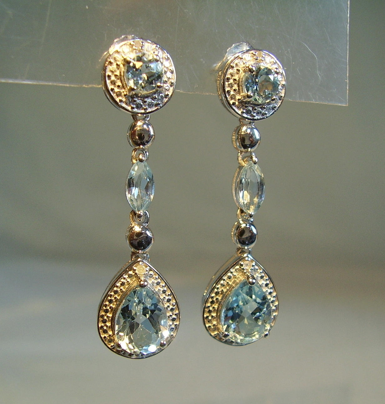 ÖRHÄNGEN MED BLÅ TOPASER silver 925.