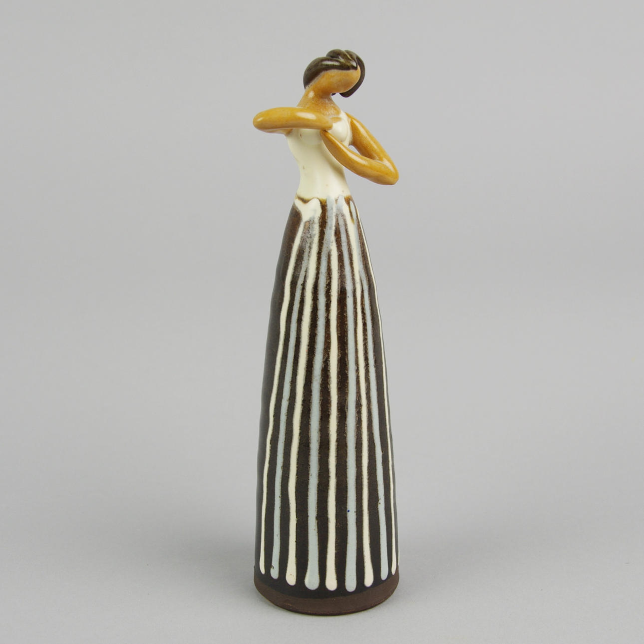 FIGURIN, keramik, "Backafallsflickan", Cay Cedergren.