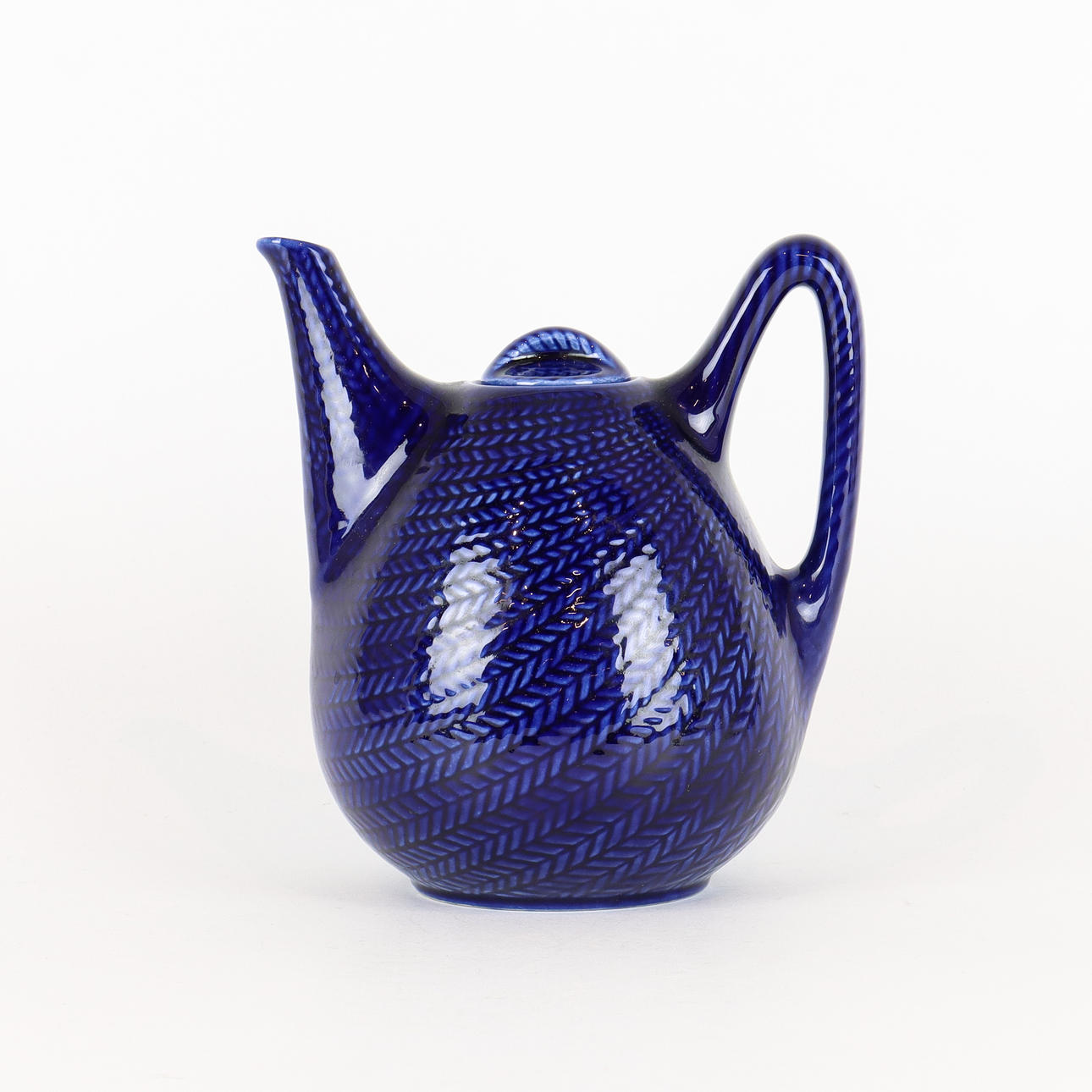 HERTHA BENGTSON. Teapot, Rörstrand, Blue Fire.