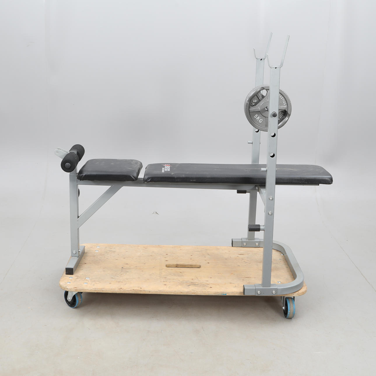 TRAININGSGERÄTE, „Energetics Basic Bench“.