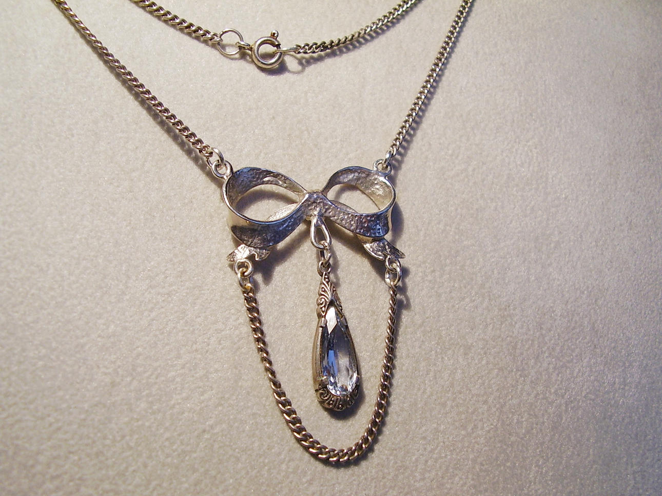 RIBBON HALSBAND MED AQUAMARINE DROPS handgjort i 935 silver facetterad äkta akvamarin.