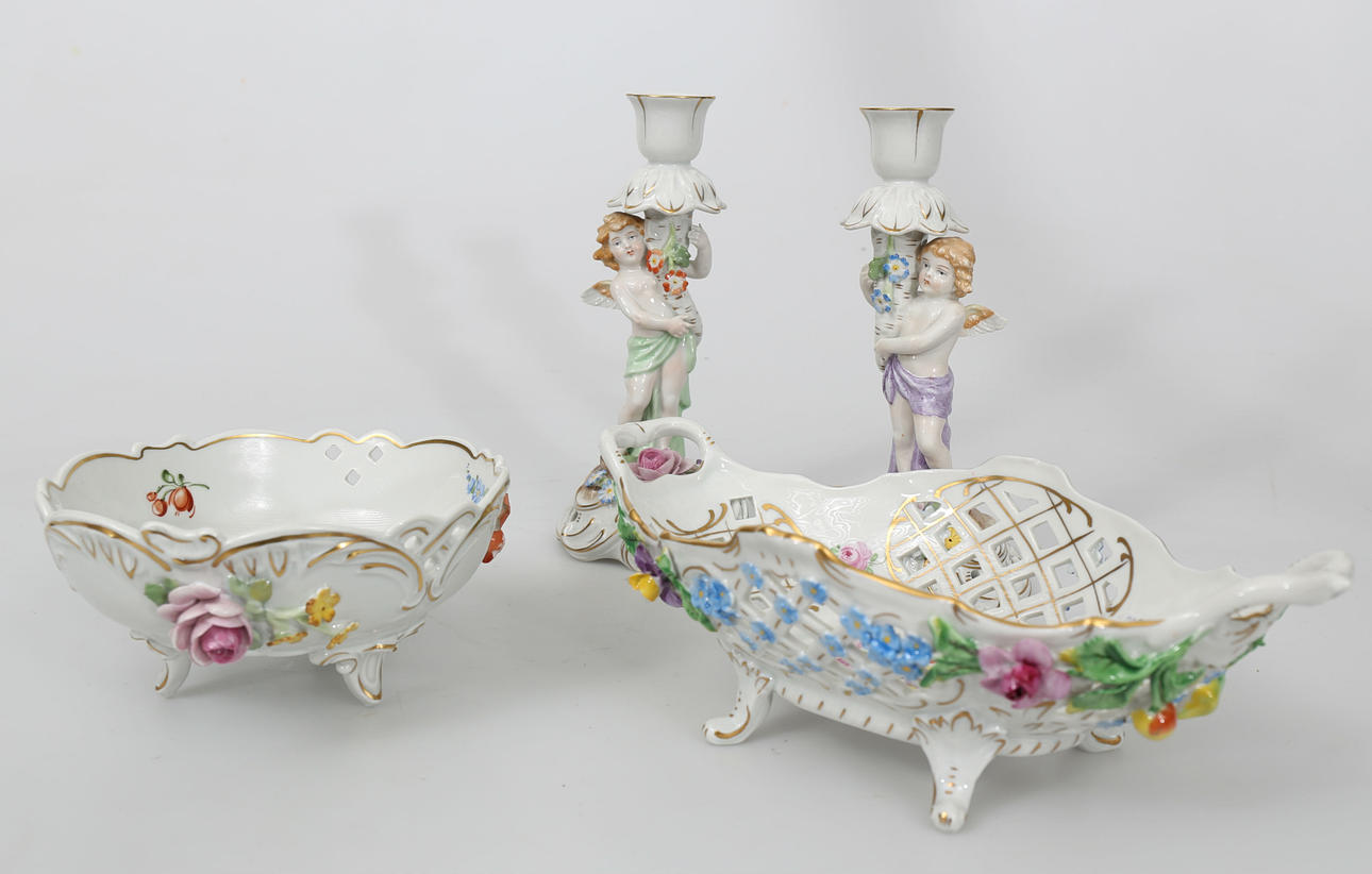 LJUSSTAKAR OCH SKÅLAR, porslin, 4 delar, bland annat Dresden.