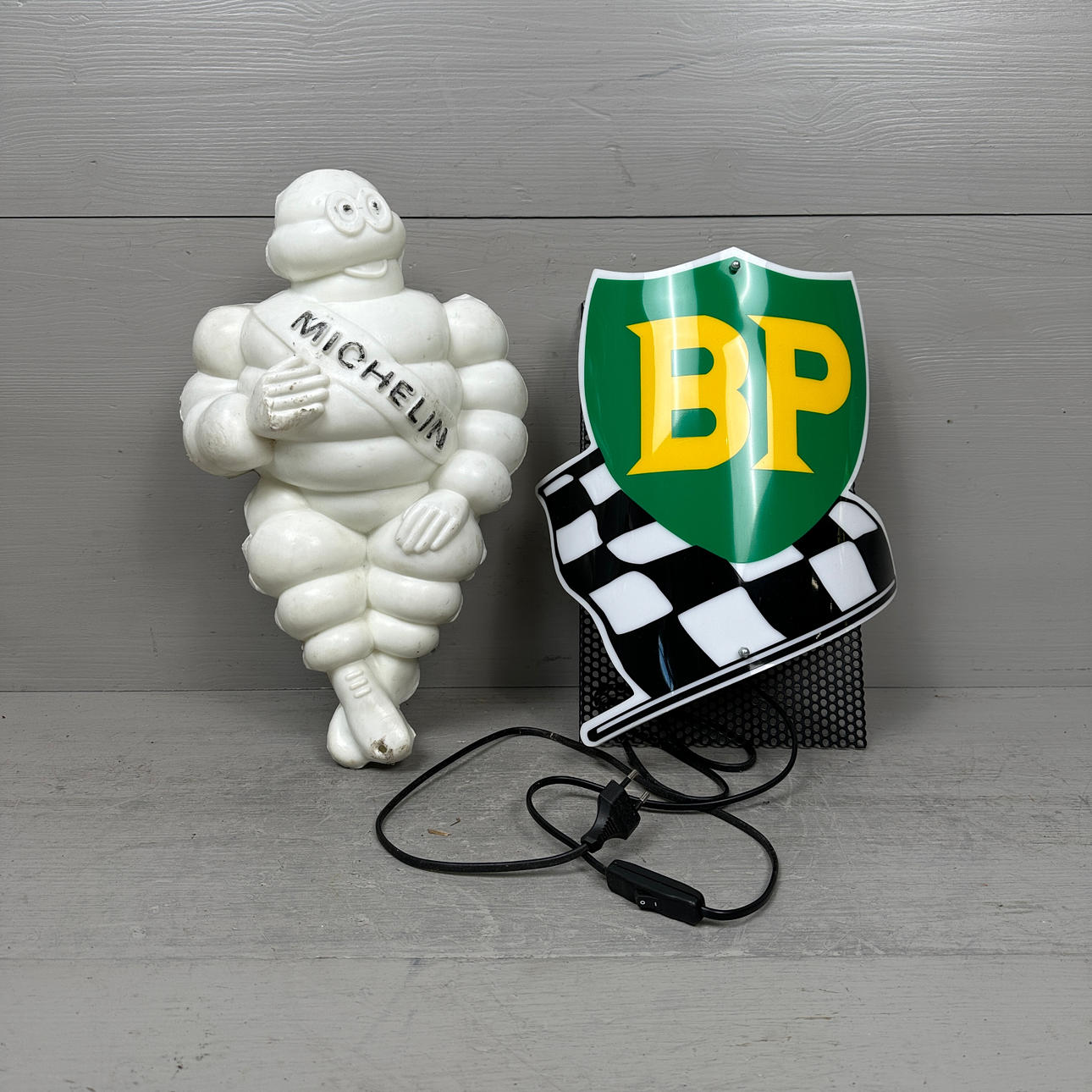 BP & MICHELIN, skylt & dekoration.