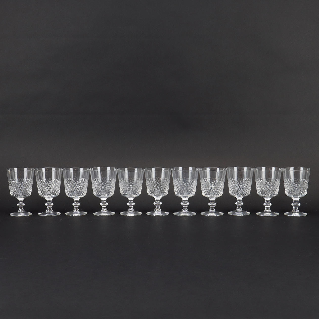 VICKE LINDSTRAND. Weingläser, Kosta Diamant.