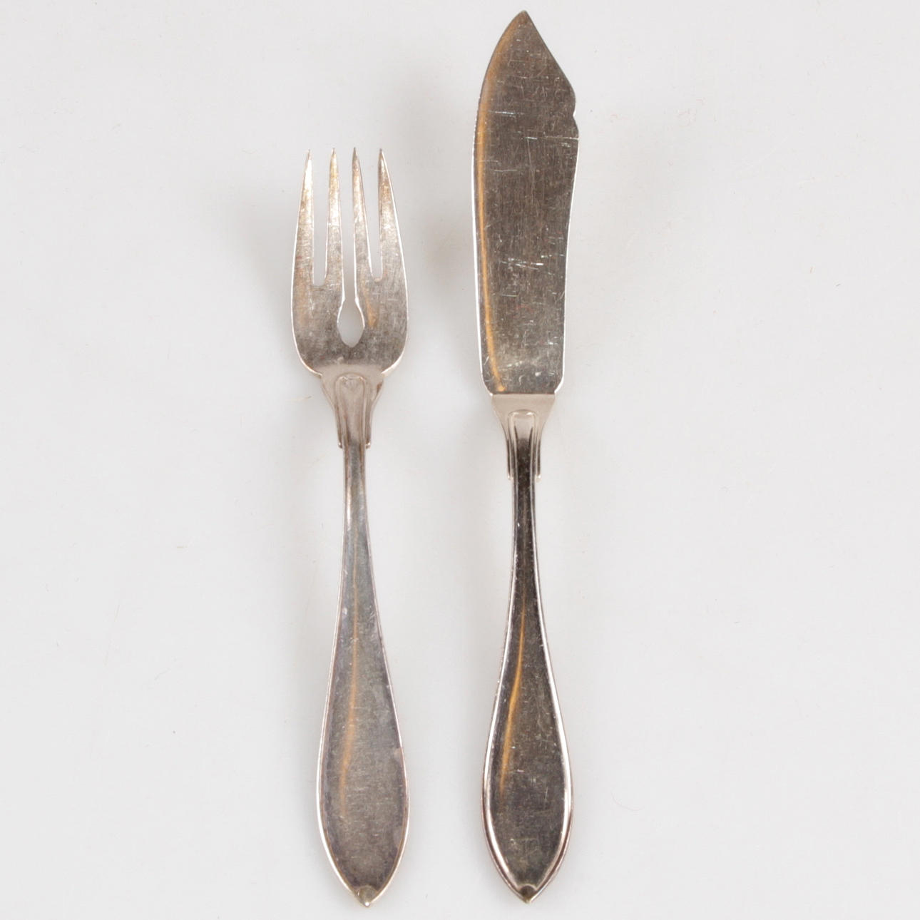 FISKBESTICK, 24 delar, nysilver, "Svensk spetsig", 1900-tal.