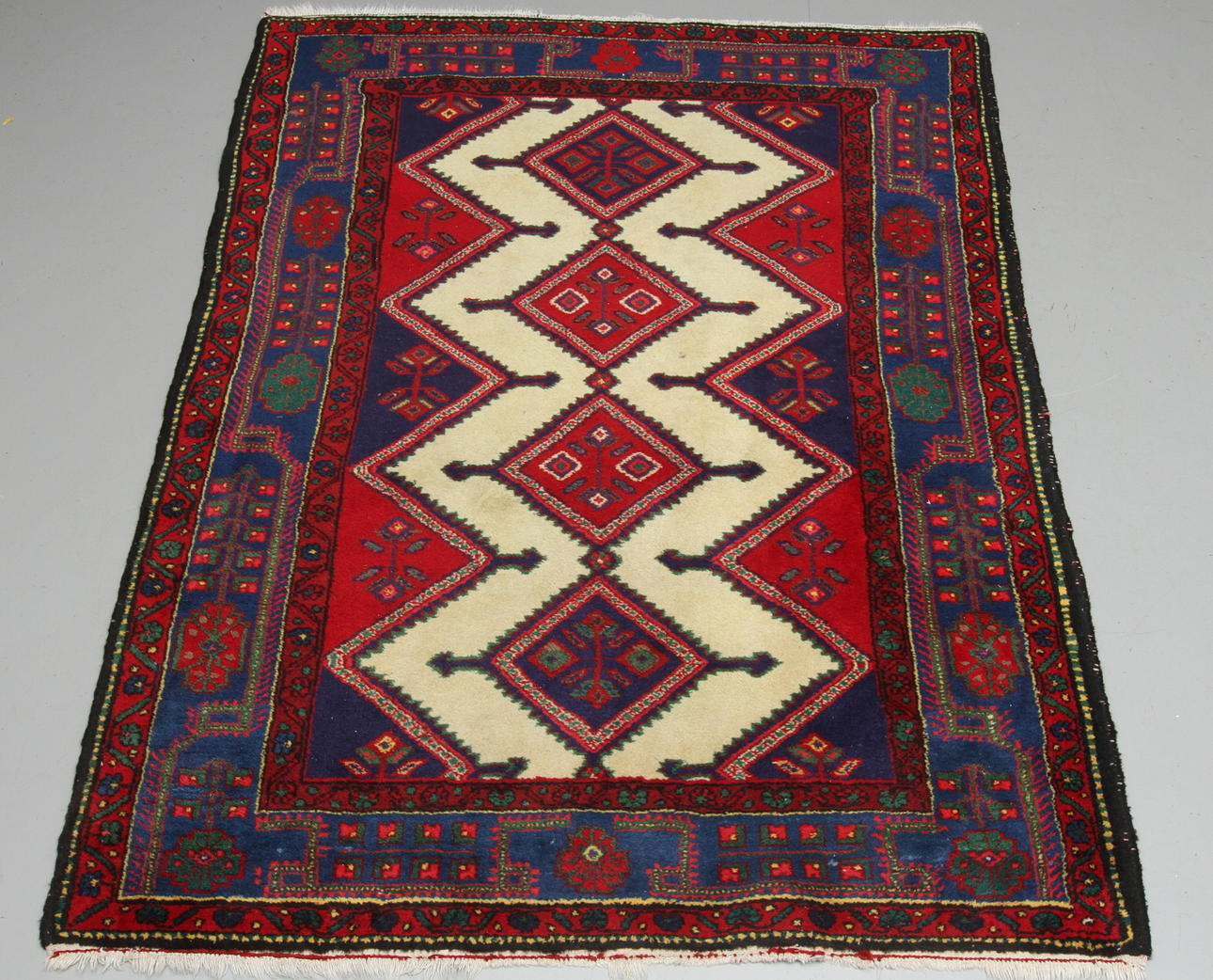 MATTA, orientalisk´ca 187 x 146 cm.