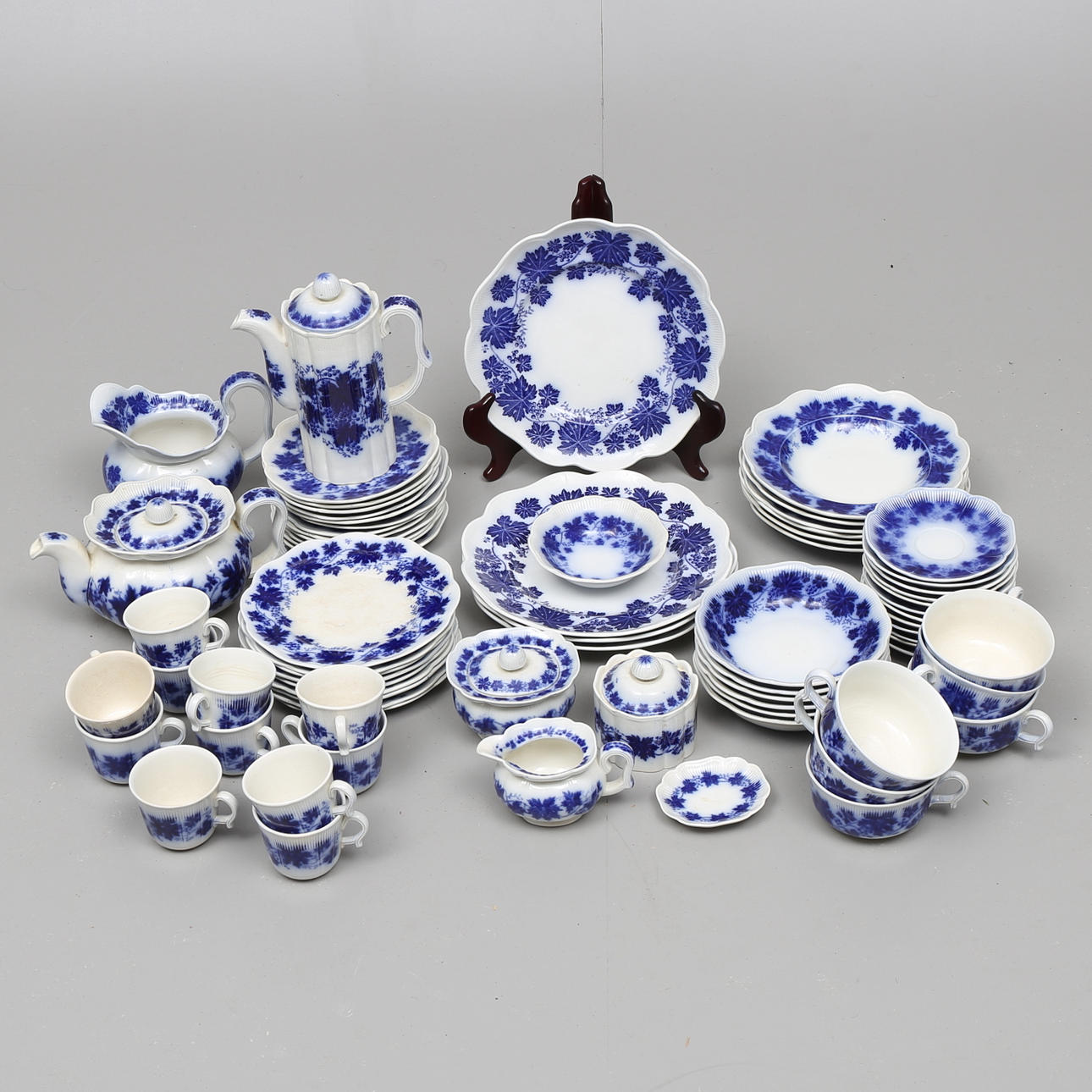 SERVISDELAR, 74 st, "Vinranka", Arthur Percy Gefle.