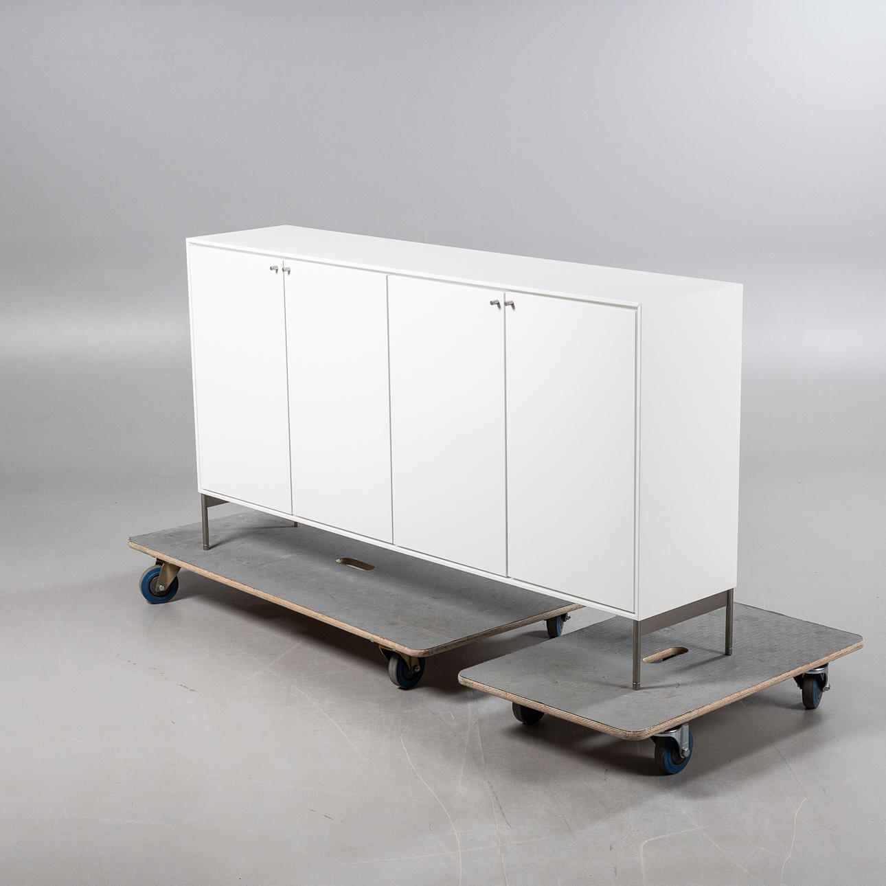 SKÄNK, "Volt", design Martina Elgemark, för Mavis, samtida.